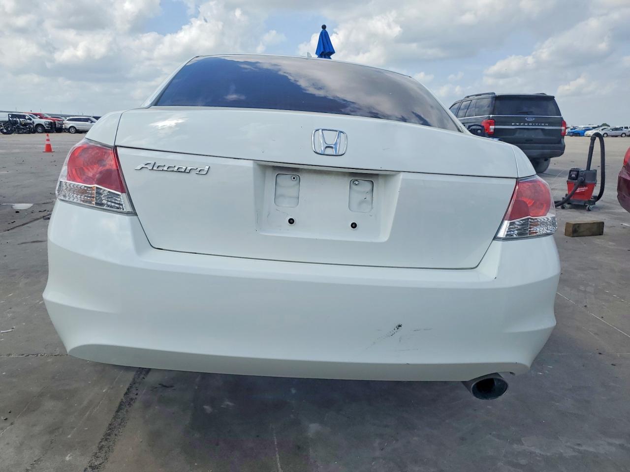2010 Honda Accord Exl White vin: 1HGCP2F8XAA190016