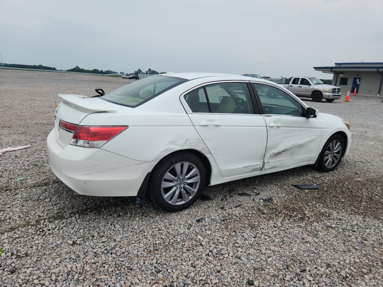 2011 Honda Accord Exl White vin: 1HGCP2F8XBA039159