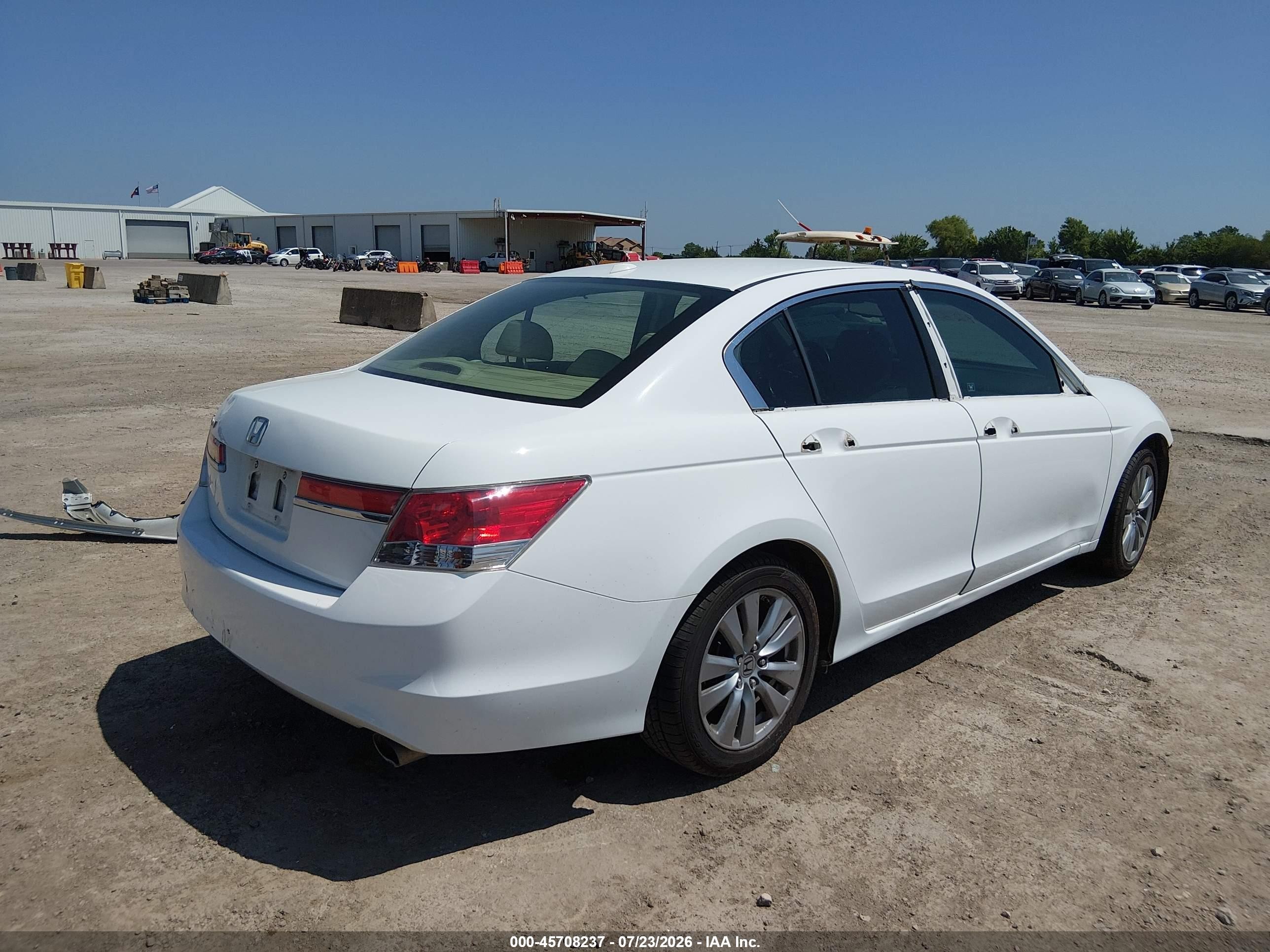 2011 Honda Accord 2.4 Ex-l White vin: 1HGCP2F8XBA152304