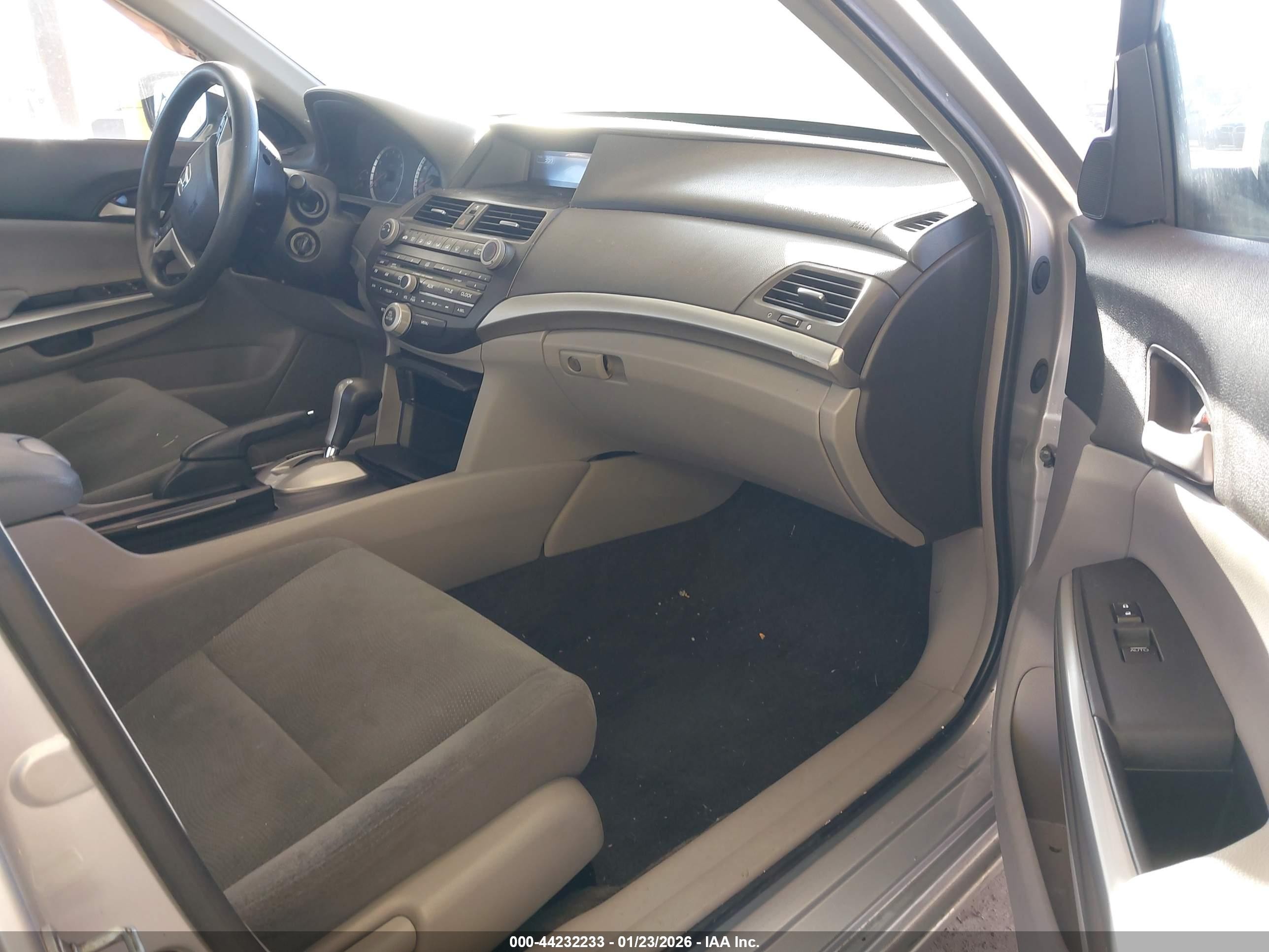 2008 Honda Accord 3.5 Ex Silver vin: 1HGCP36788A802401