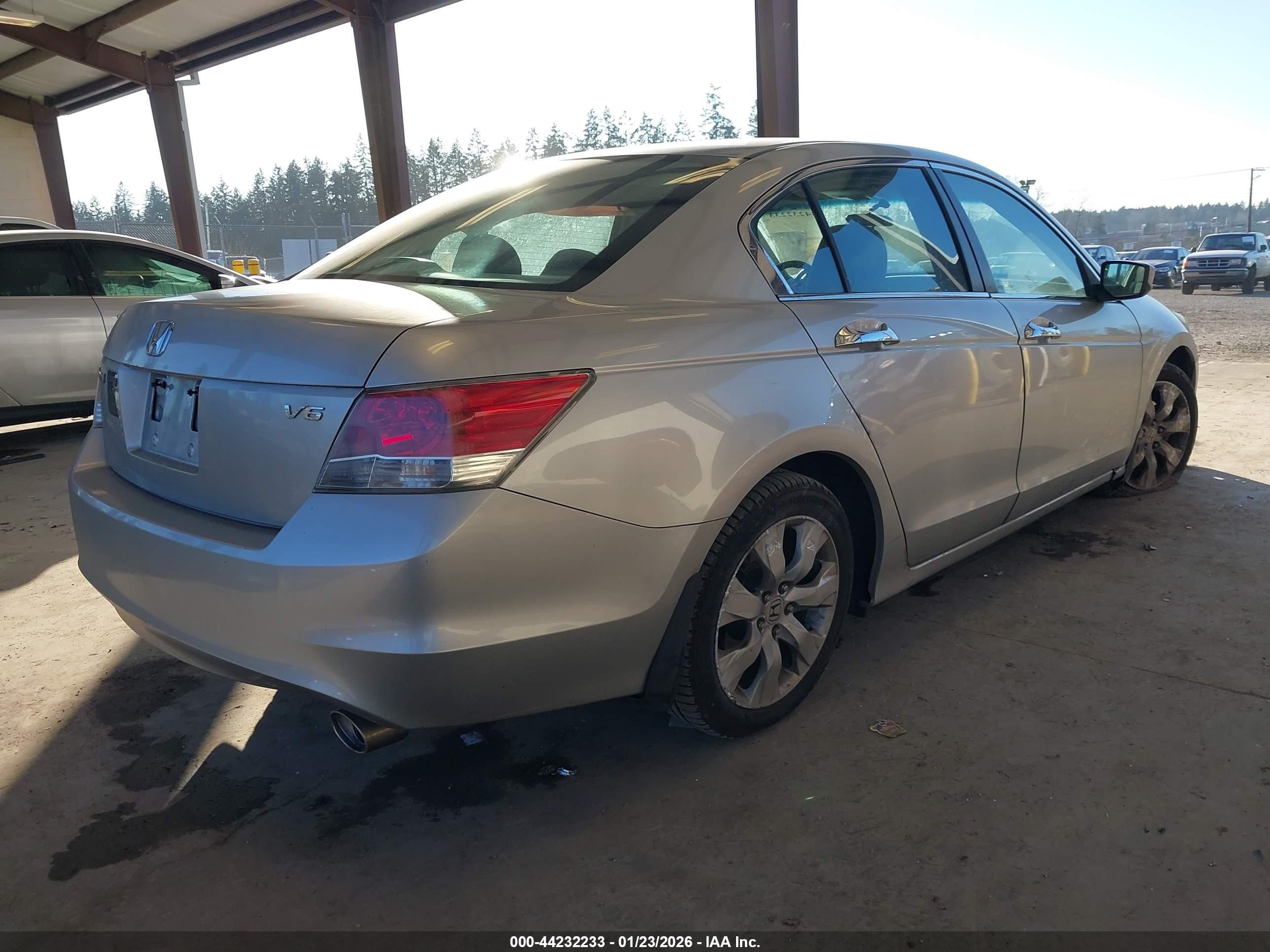 2008 Honda Accord 3.5 Ex Silver vin: 1HGCP36788A802401