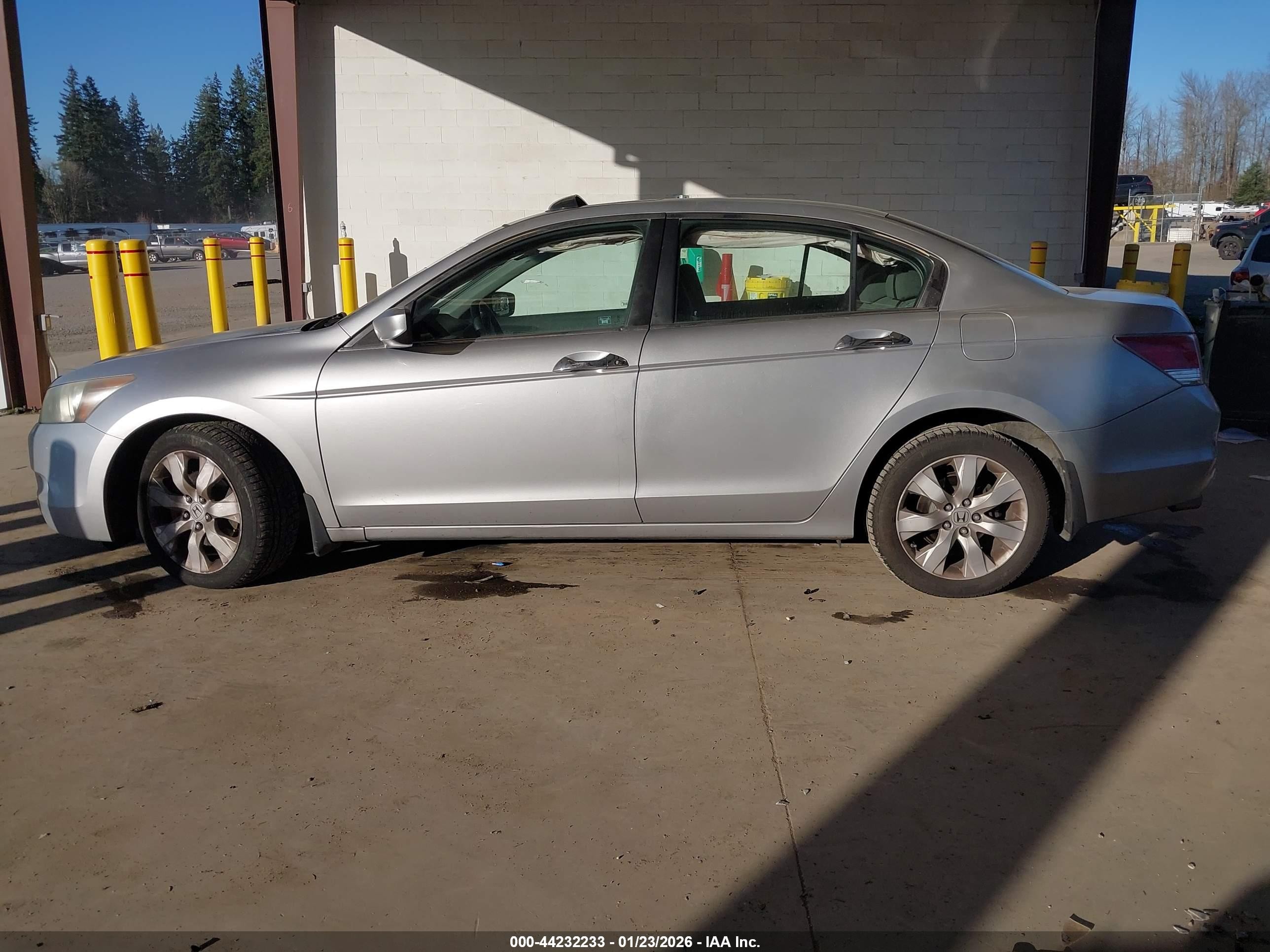 2008 Honda Accord 3.5 Ex Silver vin: 1HGCP36788A802401