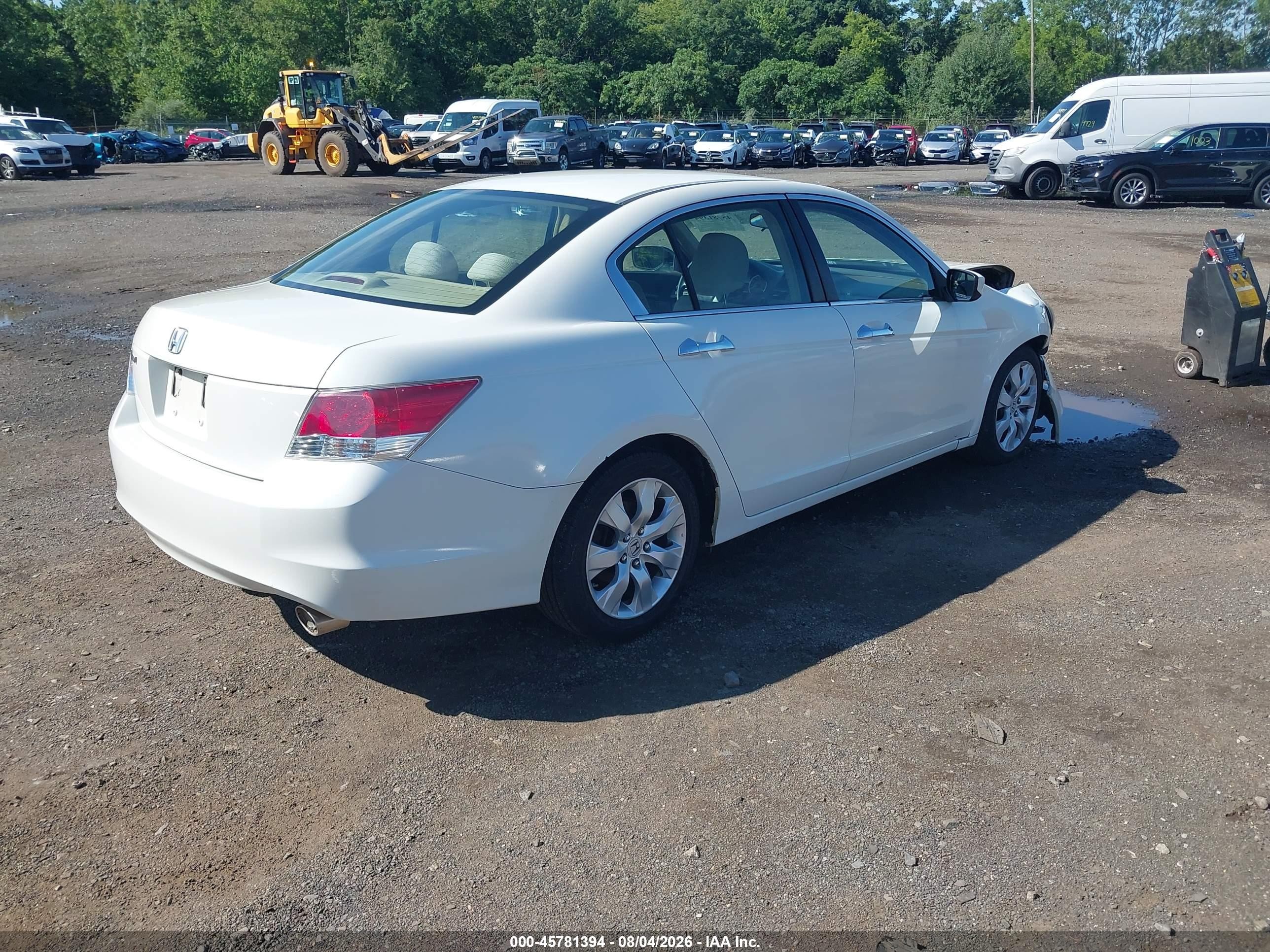 2009 Honda Accord 3.5 Ex White vin: 1HGCP367X9A051111