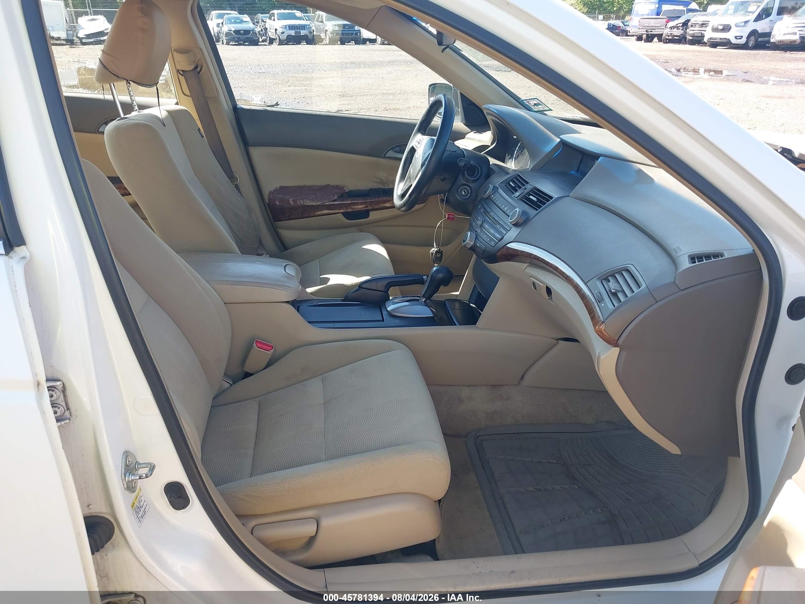 2009 Honda Accord 3.5 Ex White vin: 1HGCP367X9A051111