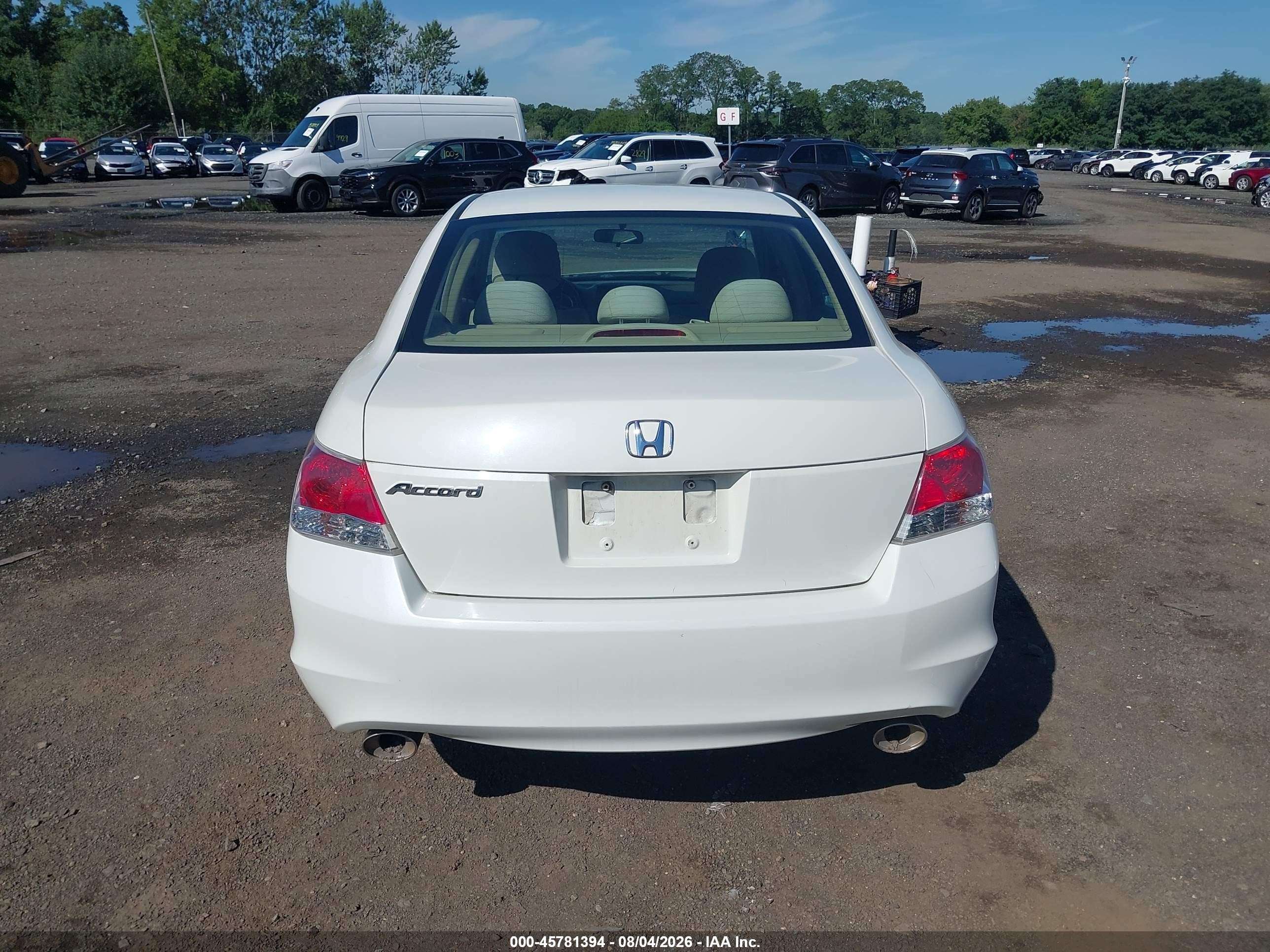 2009 Honda Accord 3.5 Ex White vin: 1HGCP367X9A051111