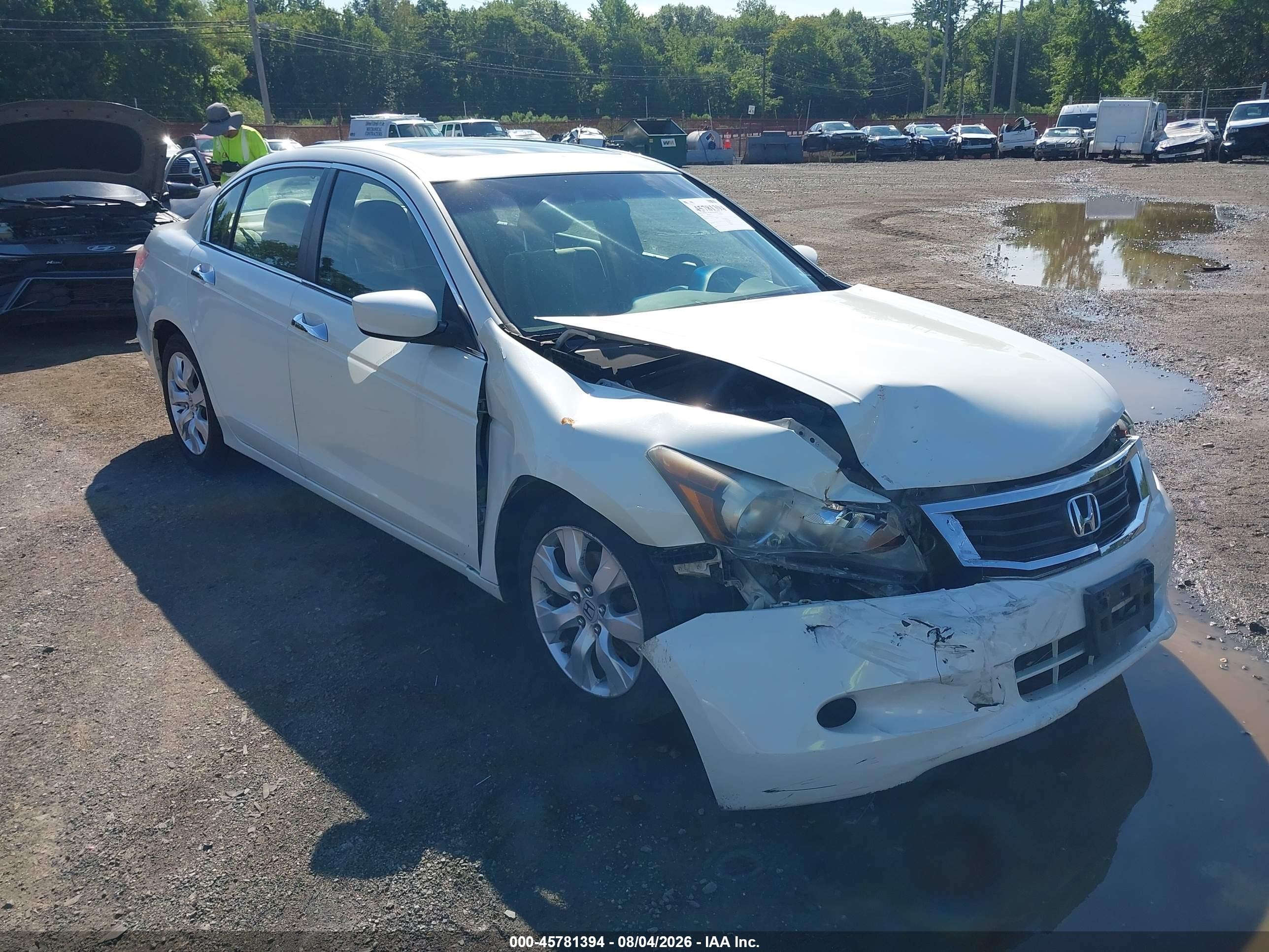 2009 Honda Accord 3.5 Ex White vin: 1HGCP367X9A051111