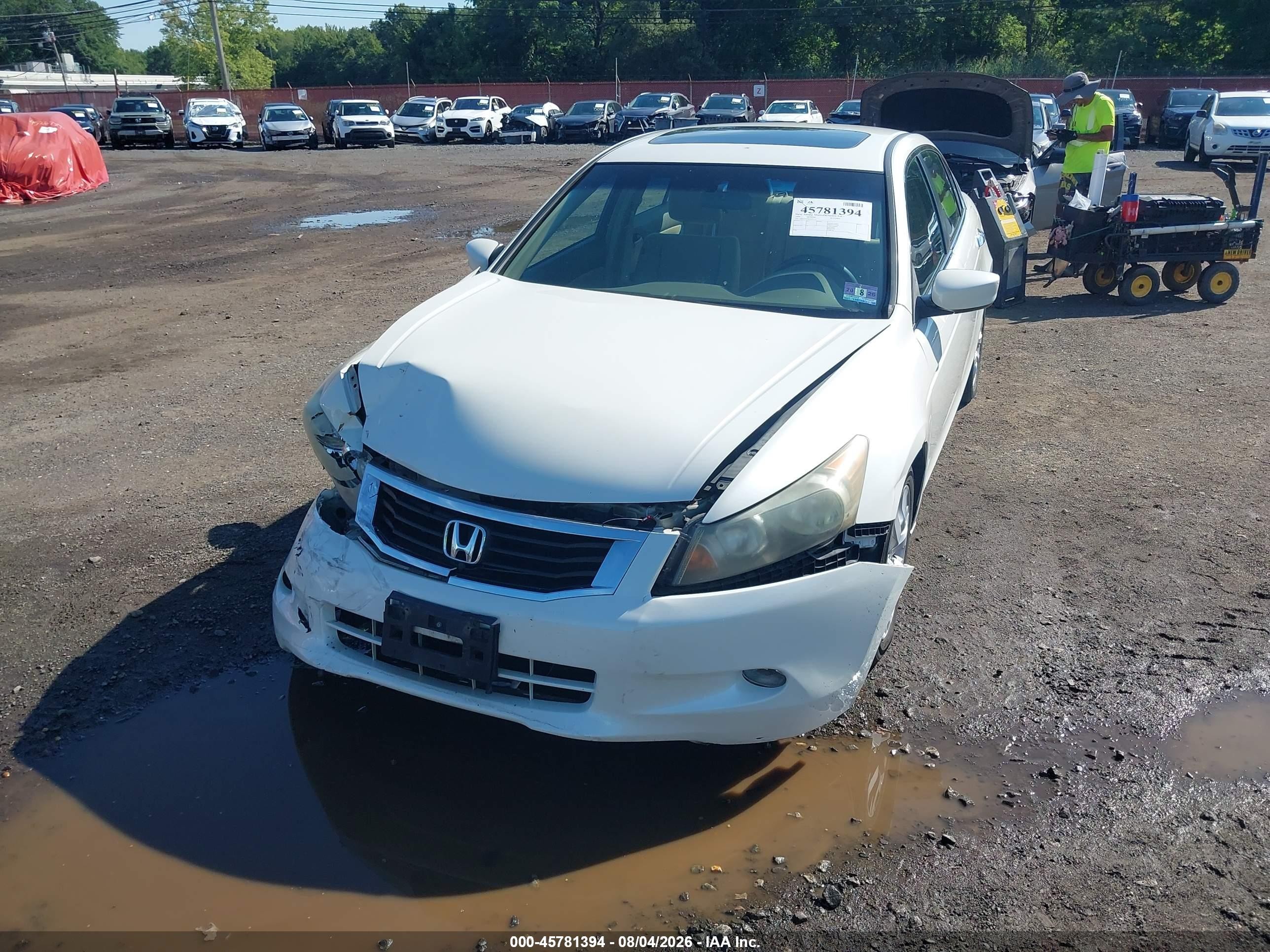 2009 Honda Accord 3.5 Ex White vin: 1HGCP367X9A051111