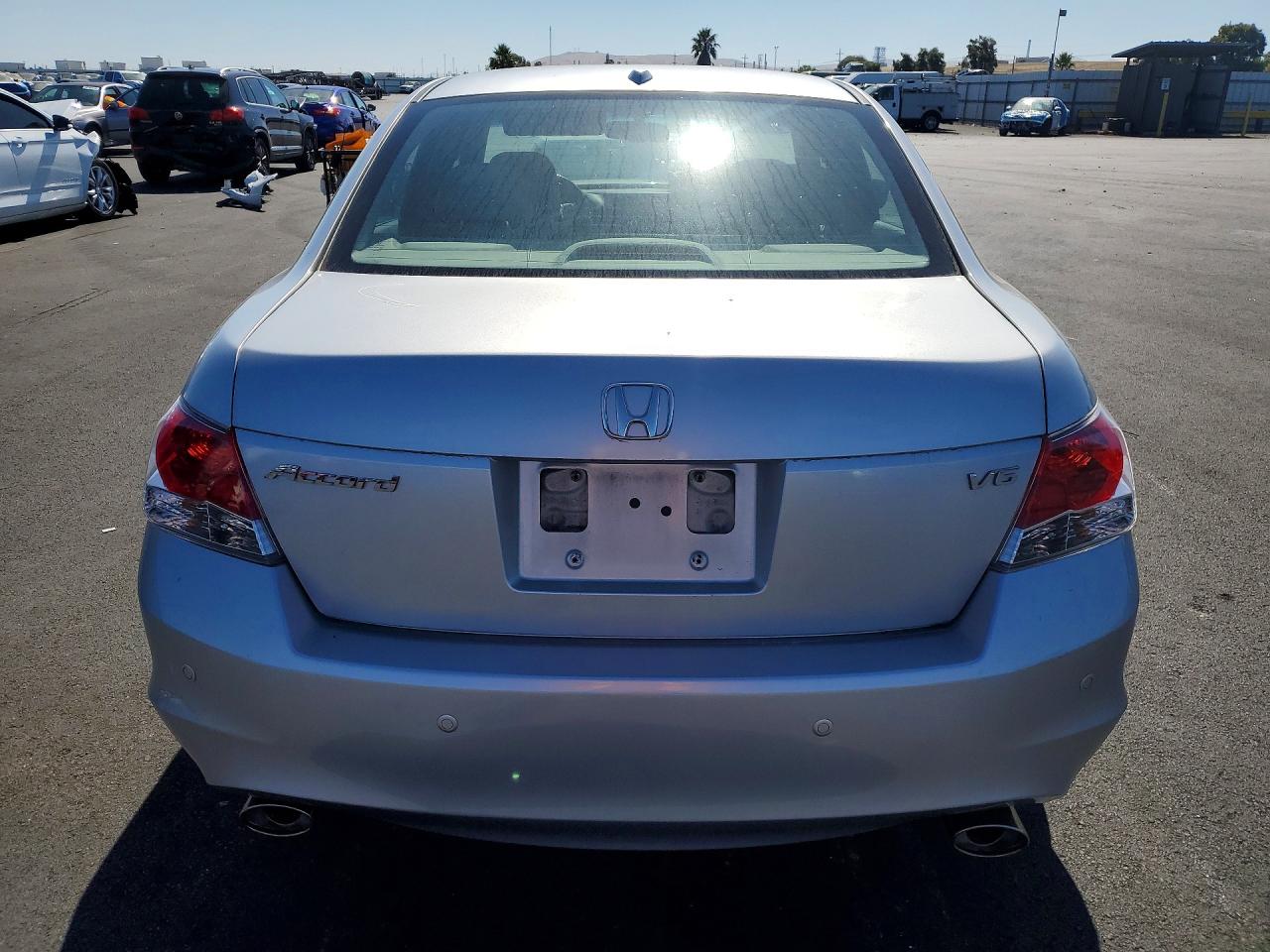 2009 Honda Accord Silver vin: 1HGCP36809A028557