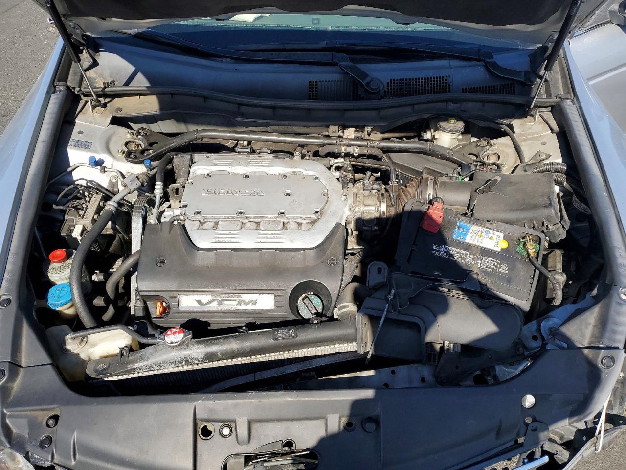 2009 Honda Accord Silver vin: 1HGCP36809A028557