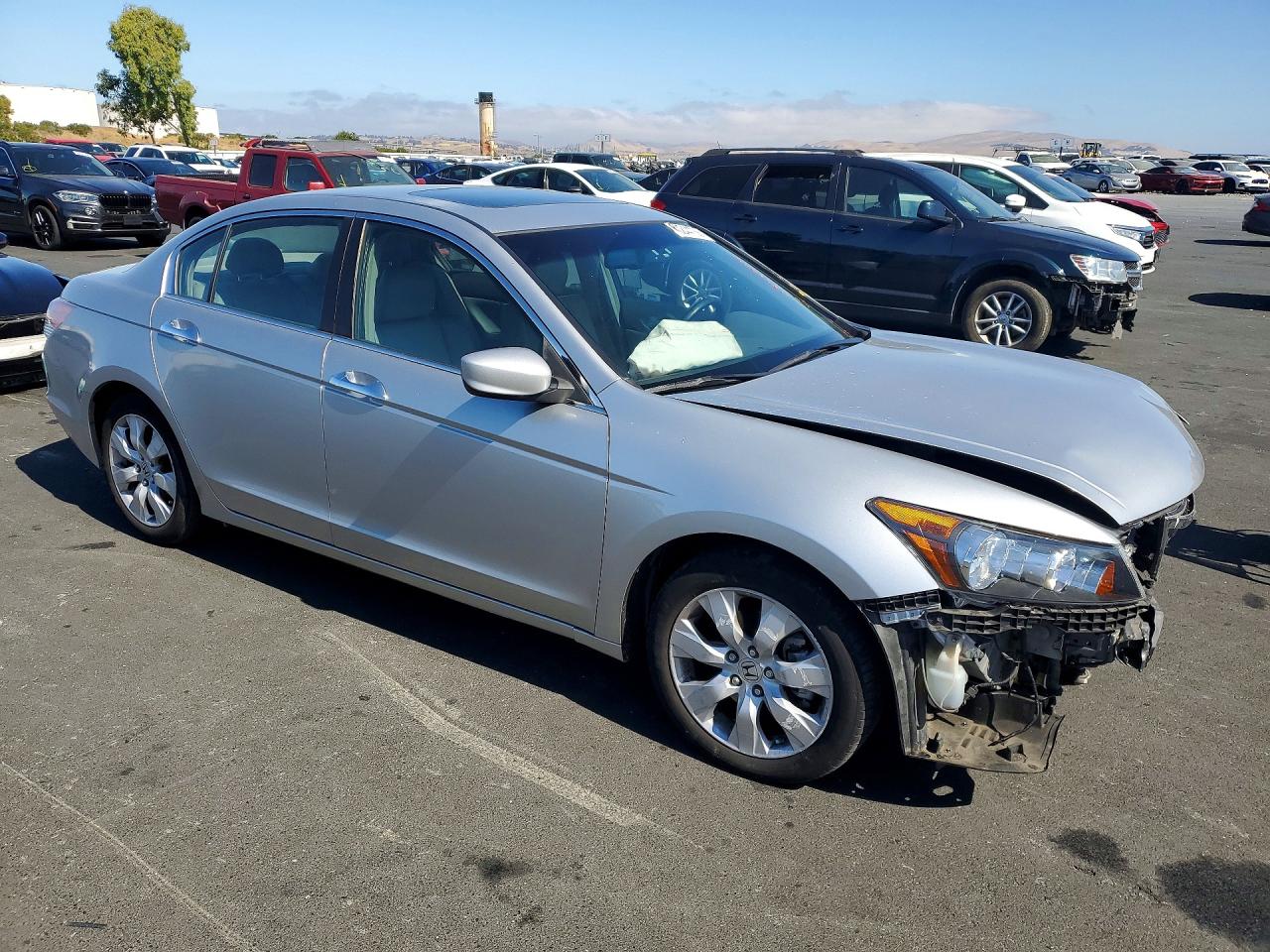 2009 Honda Accord Silver vin: 1HGCP36809A028557