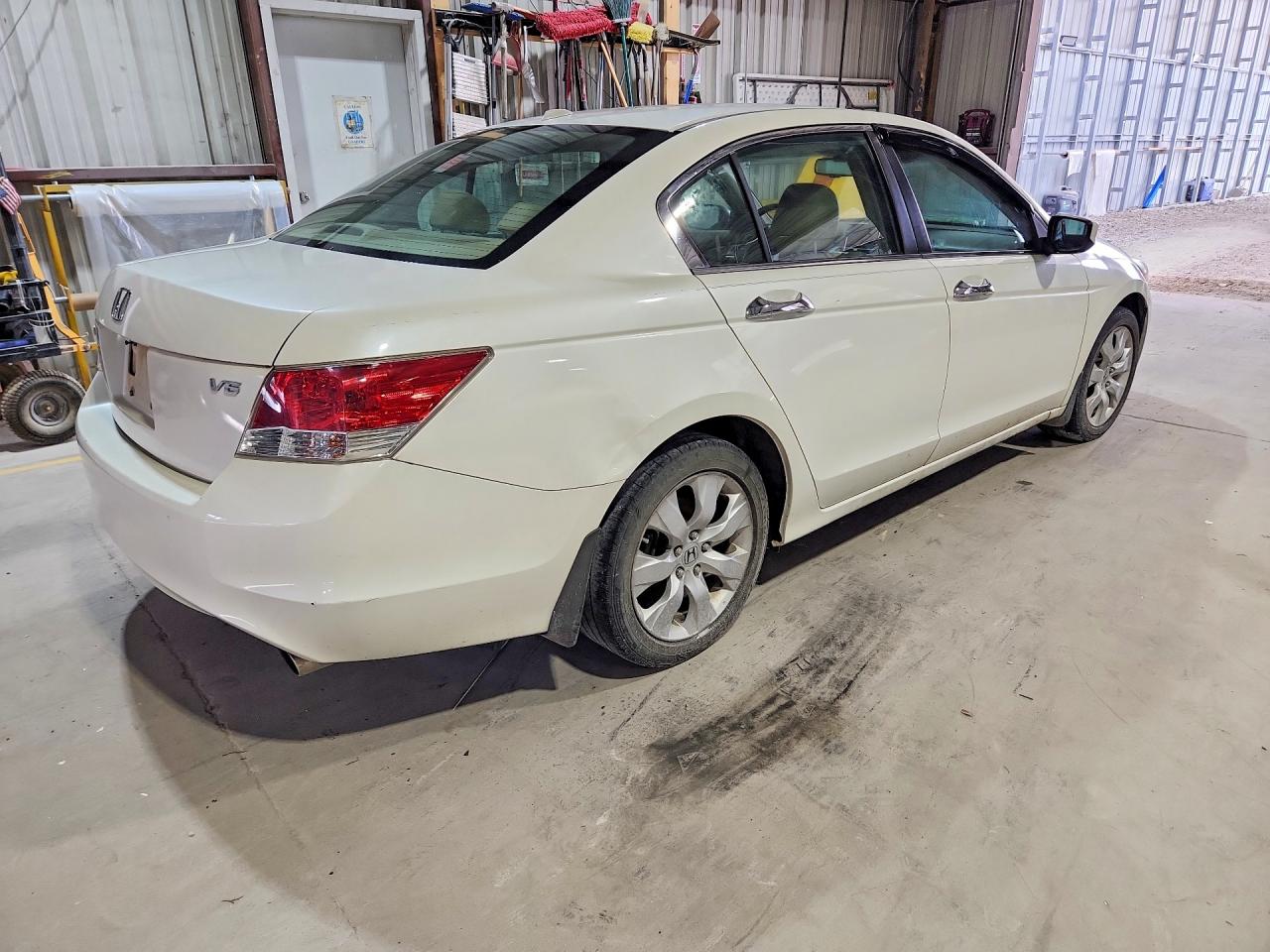 2009 Honda Accord Exl White vin: 1HGCP36819A046629