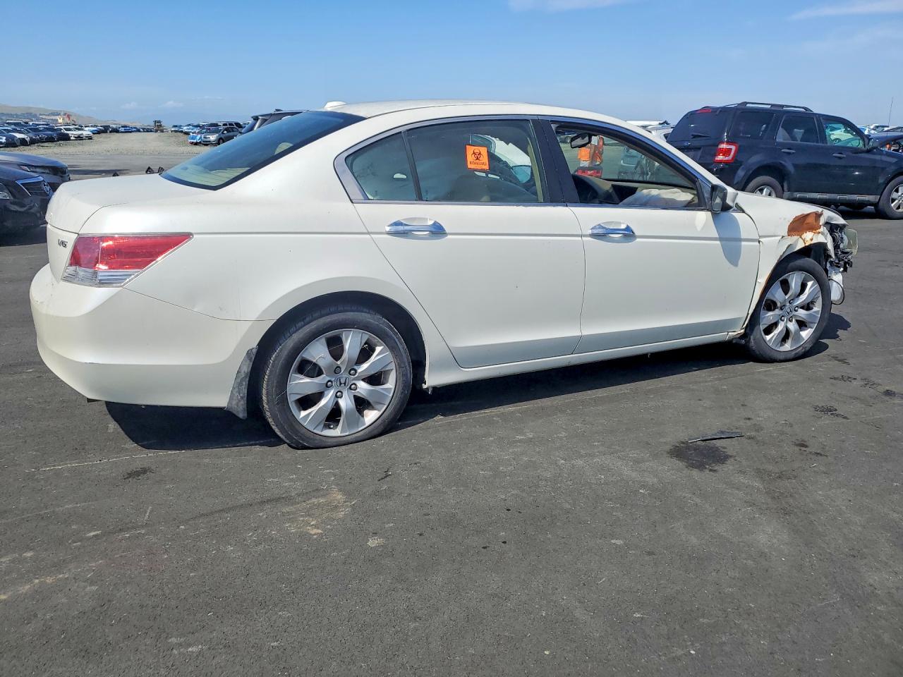 2006 Honda Accord Белый vin: 1HGCP36828A051322