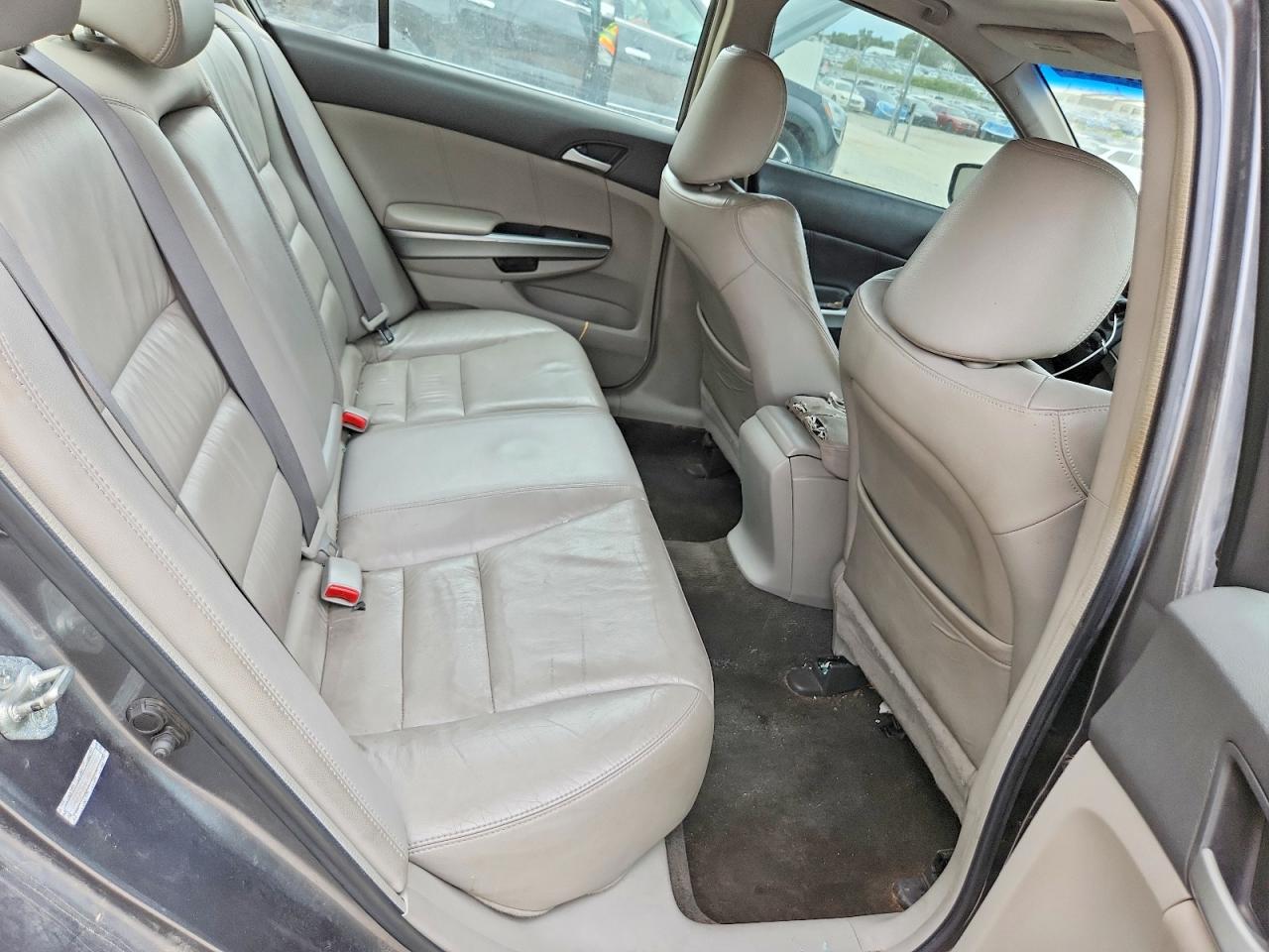 2009 Hond Accord Gray vin: 1HGCP36839A022915
