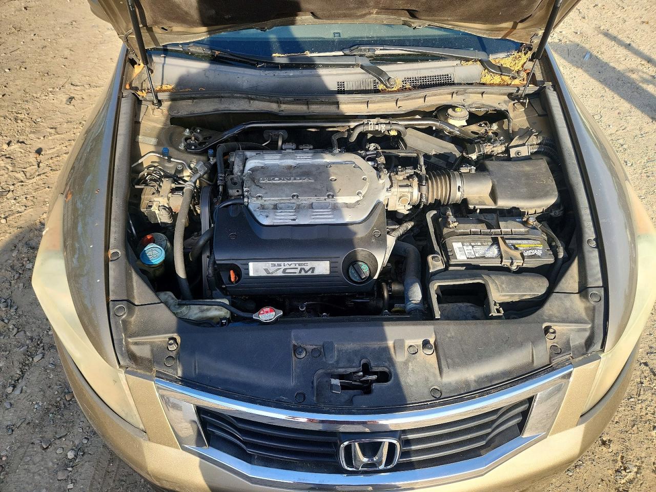 2008 Honda Accord Gold vin: 1HGCP36858A011901