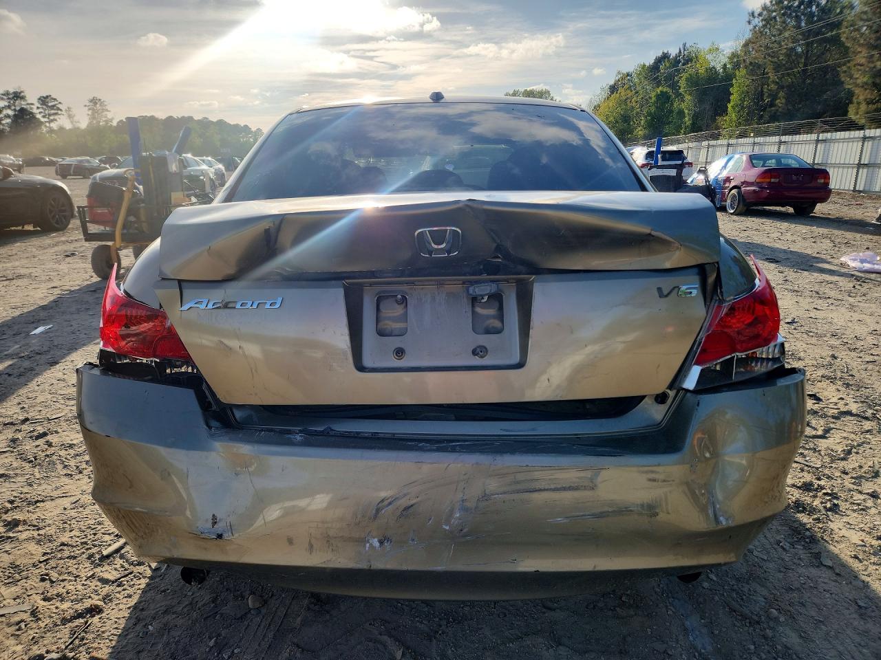 2008 Honda Accord Gold vin: 1HGCP36858A011901