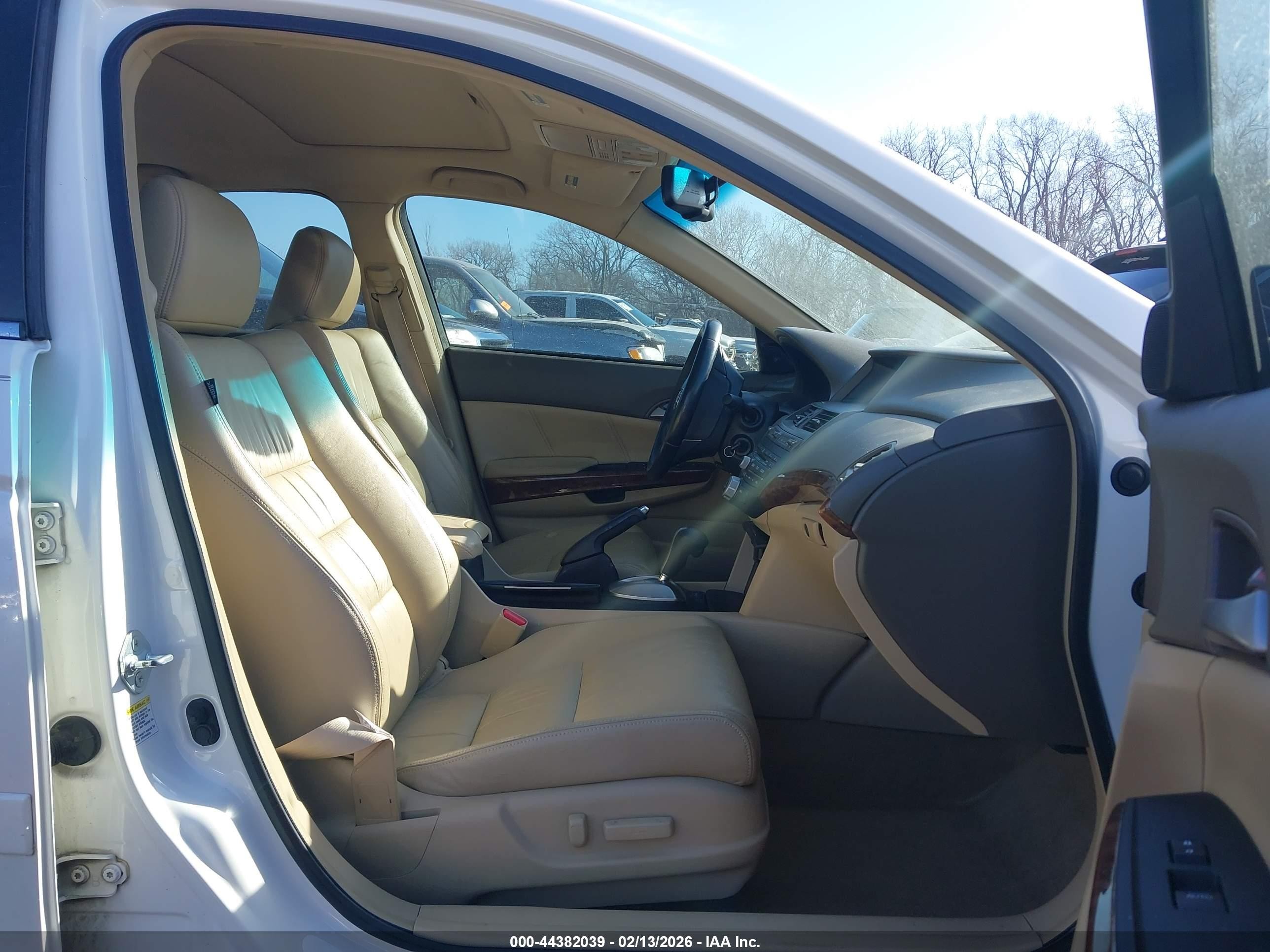 2008 Honda Accord 3.5 Ex-l White vin: 1HGCP36868A059083