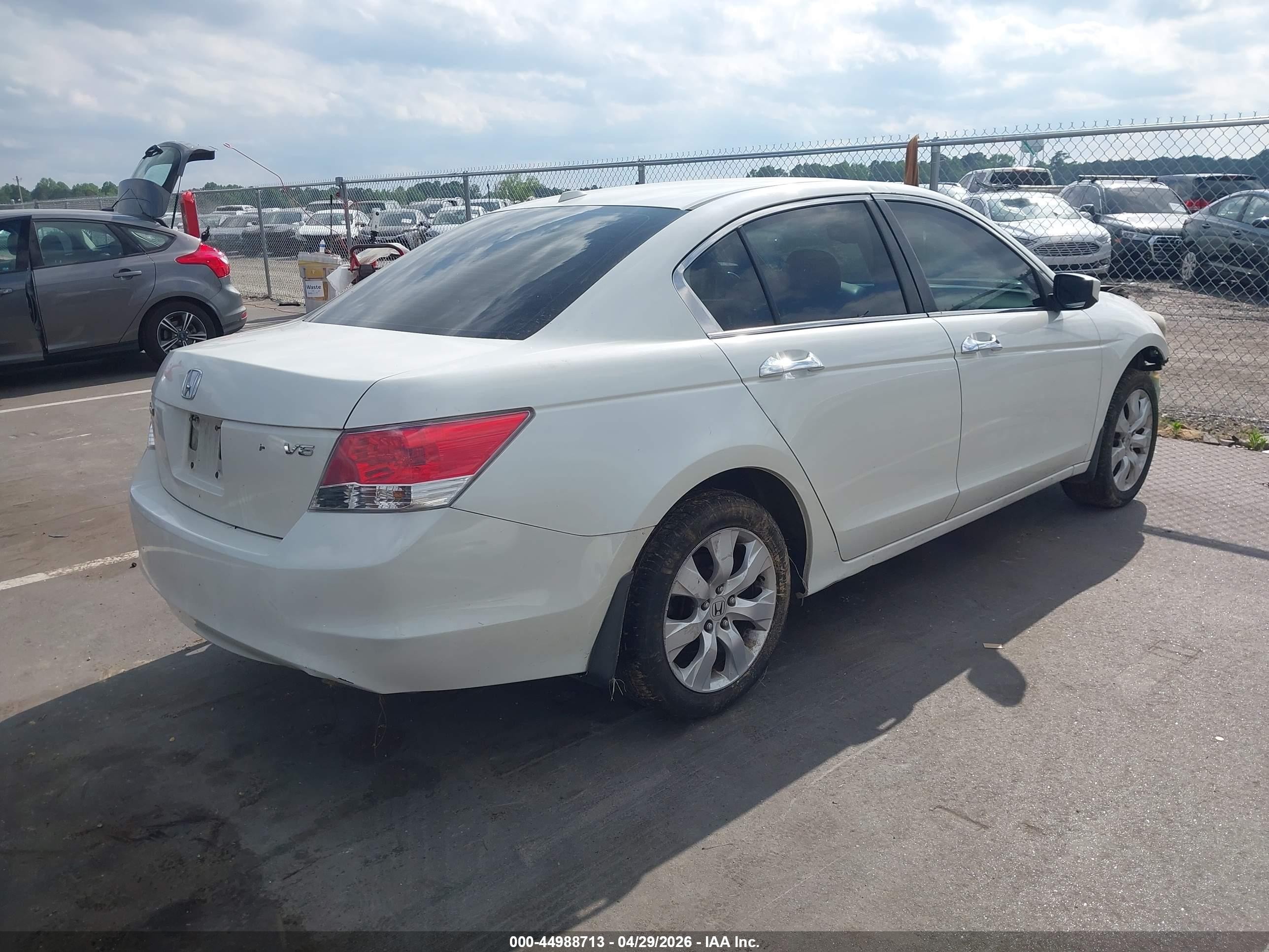 2009 Honda Accord 3.5 Ex-l White vin: 1HGCP36869A047646