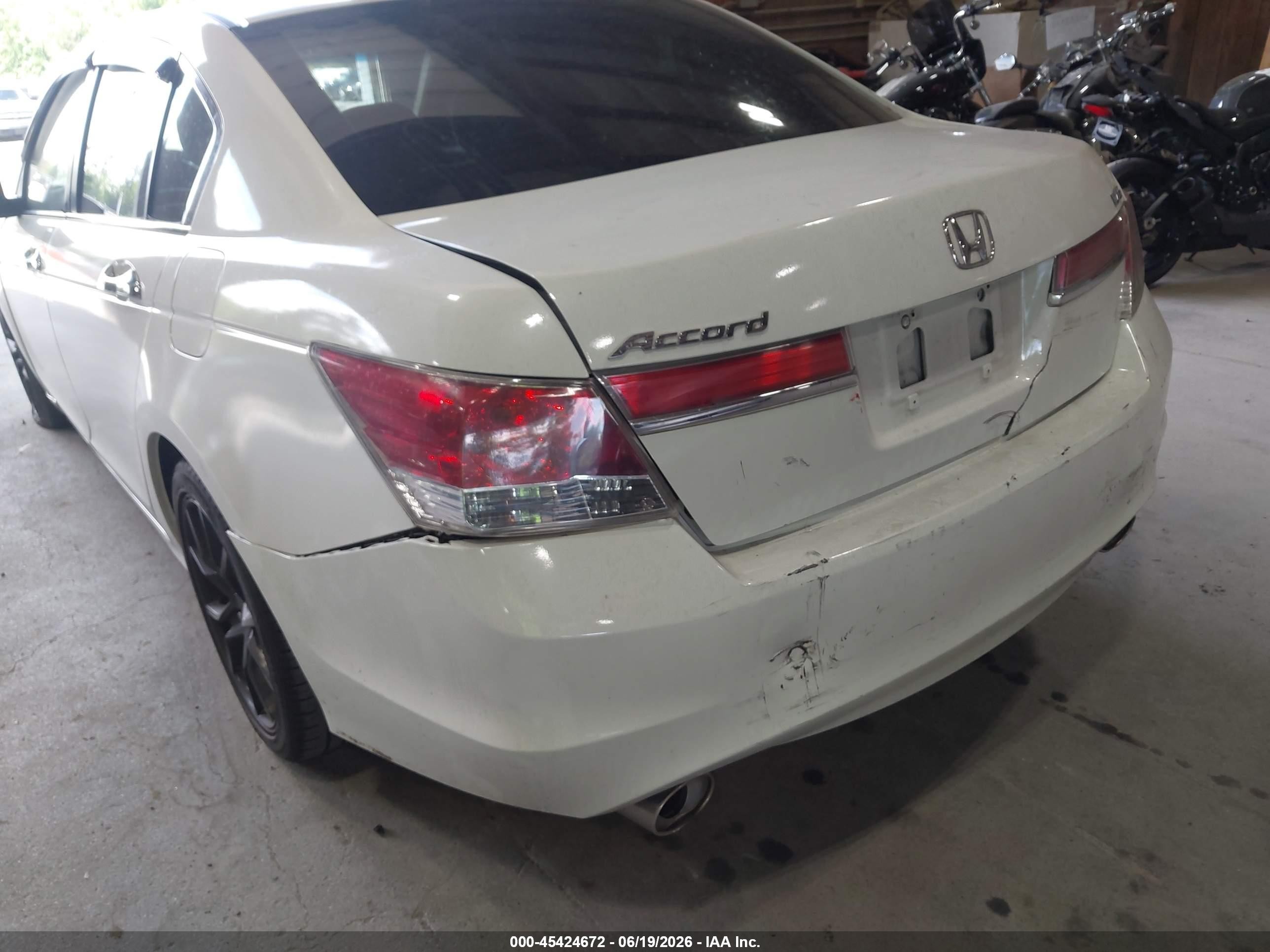 2012 Honda Accord 3.5 Ex White vin: 1HGCP3F71CA003617