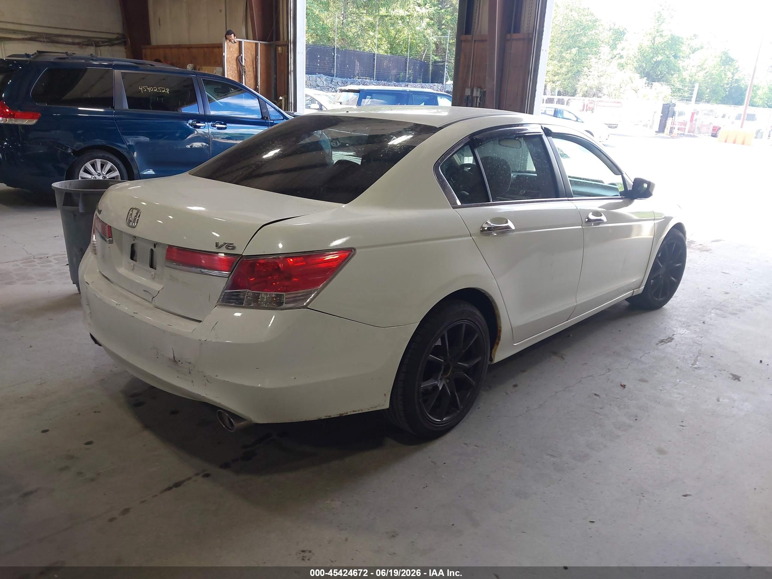 2012 Honda Accord 3.5 Ex White vin: 1HGCP3F71CA003617