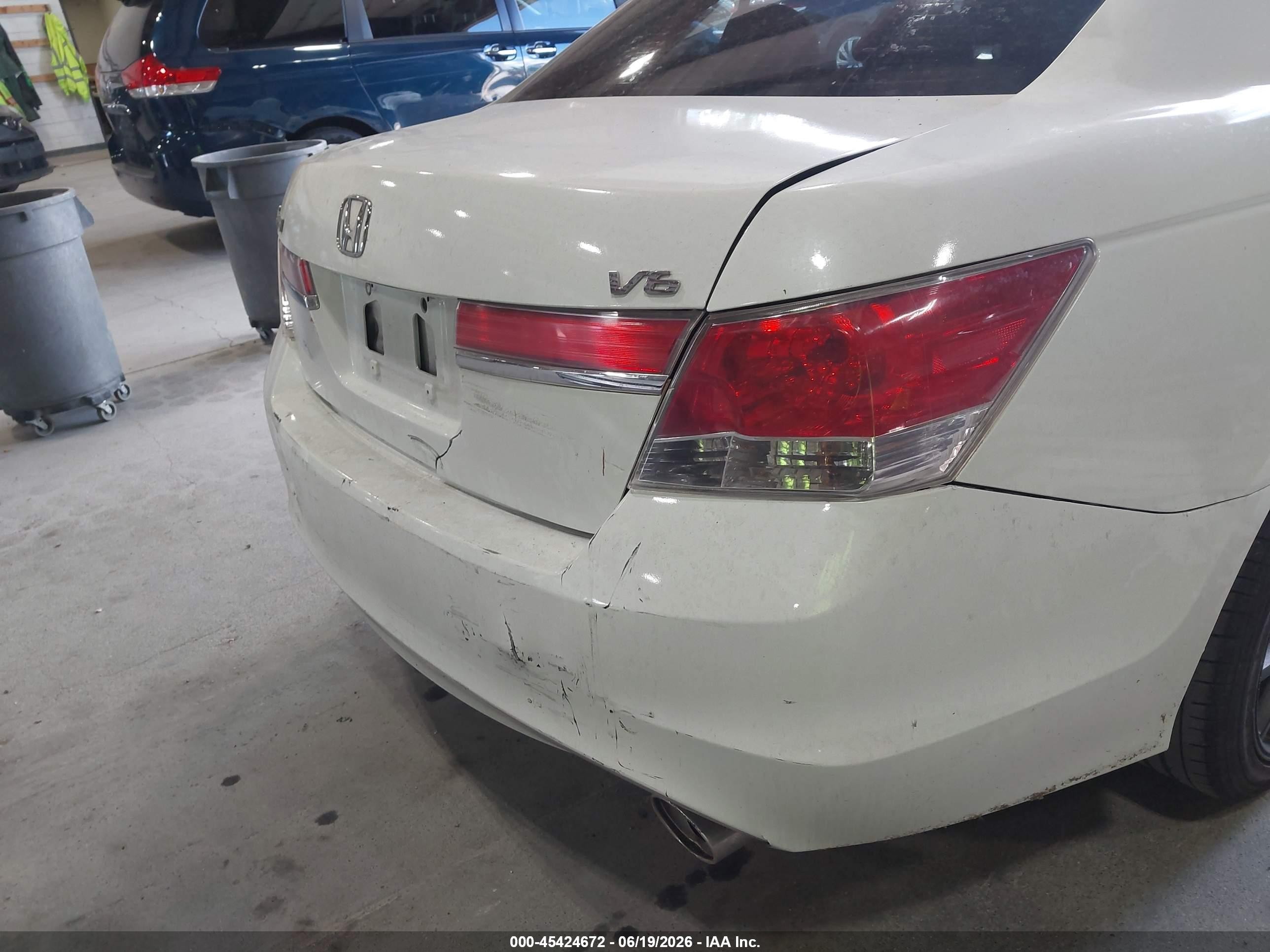 2012 Honda Accord 3.5 Ex White vin: 1HGCP3F71CA003617