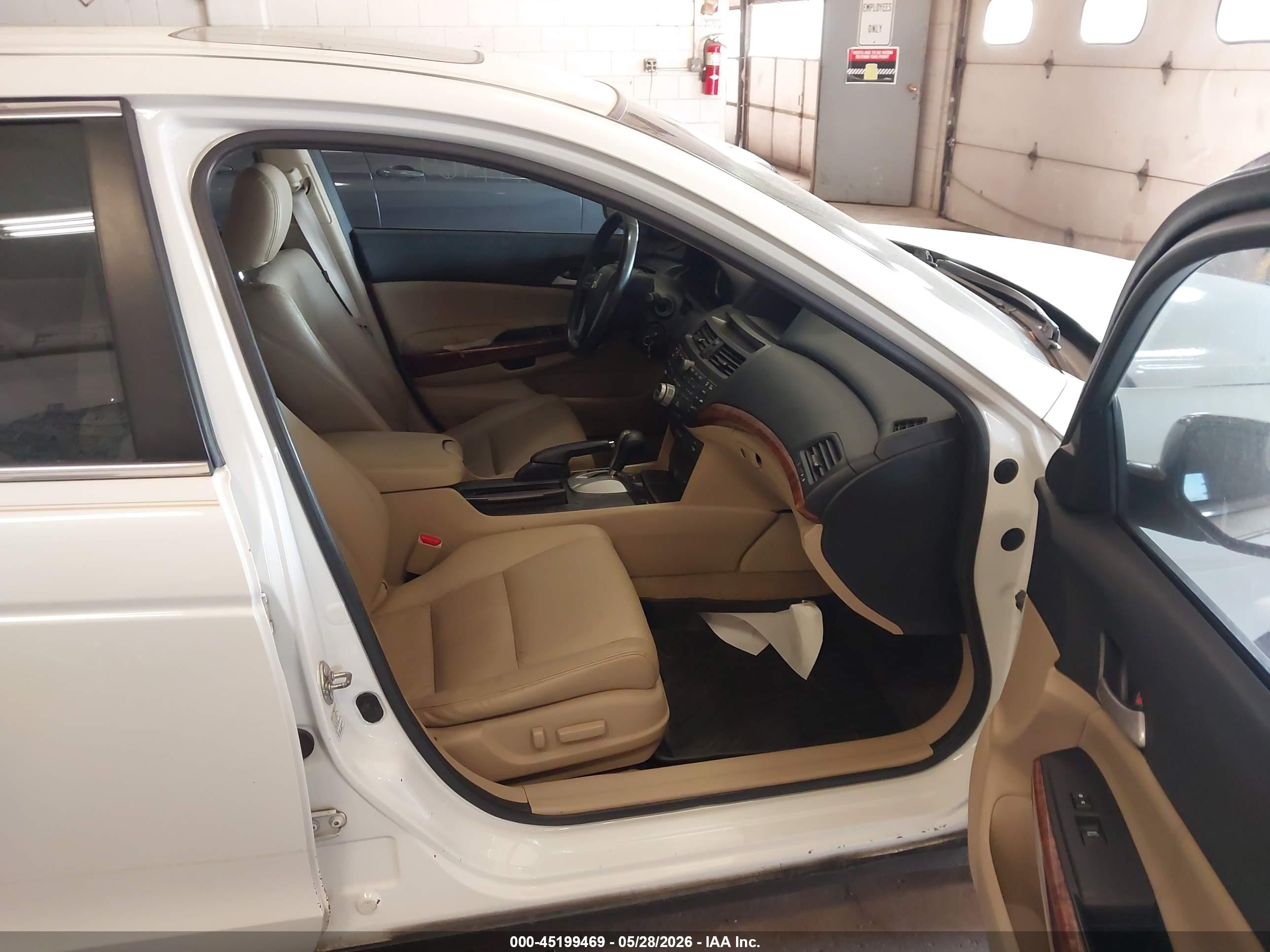 2011 Honda Accord 3.5 Ex-l White vin: 1HGCP3F80BA009562