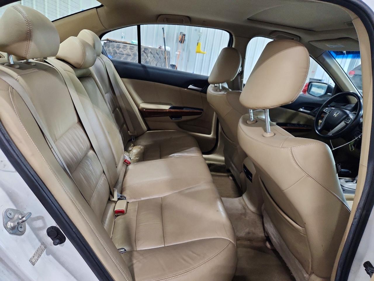 2012 Honda Accord Exl White vin: 1HGCP3F80CA009482