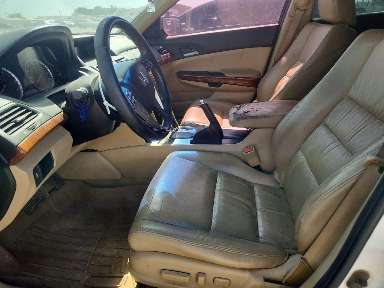 2012 Honda Accord Exl White vin: 1HGCP3F80CA041381