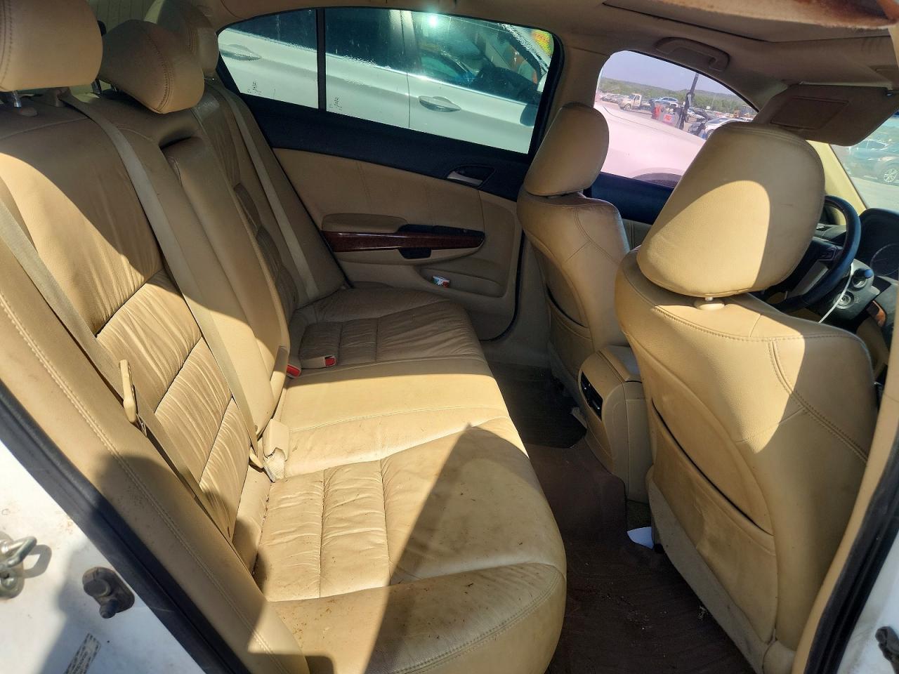 2012 Honda Accord Exl White vin: 1HGCP3F80CA041381