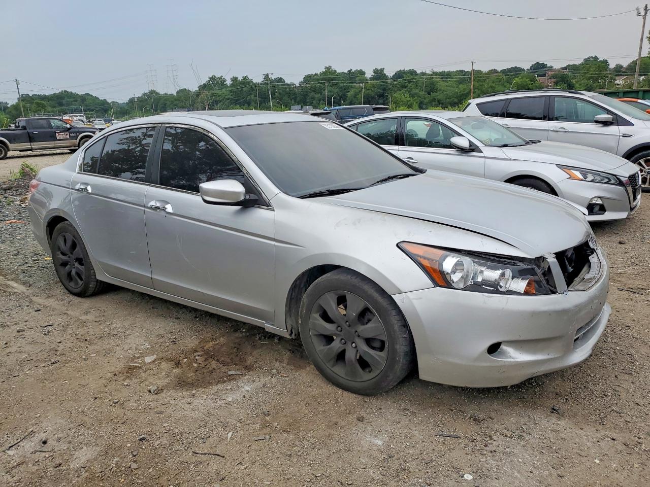 2010 Honda Accord 4d Exl Silver vin: 1HGCP3F81AA005387