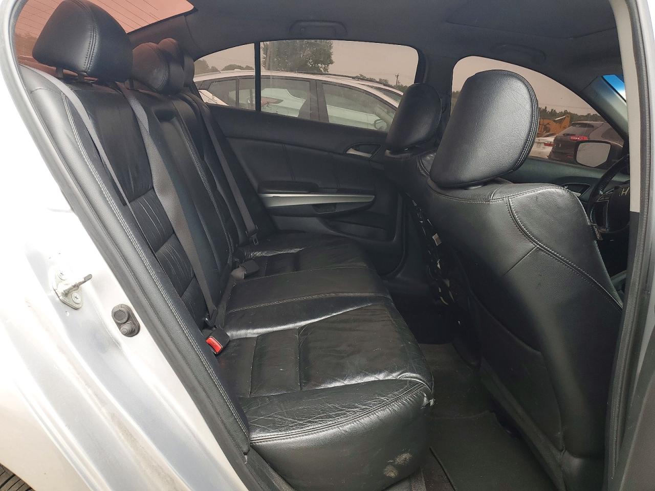 2010 Honda Accord 4d Exl Silver vin: 1HGCP3F81AA005387