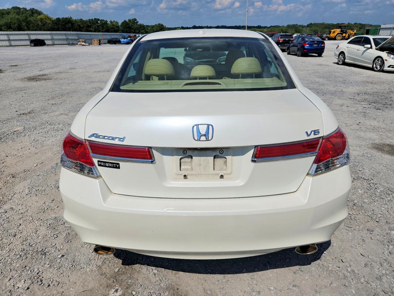 2011 Honda Accord Exl White vin: 1HGCP3F81BA006329