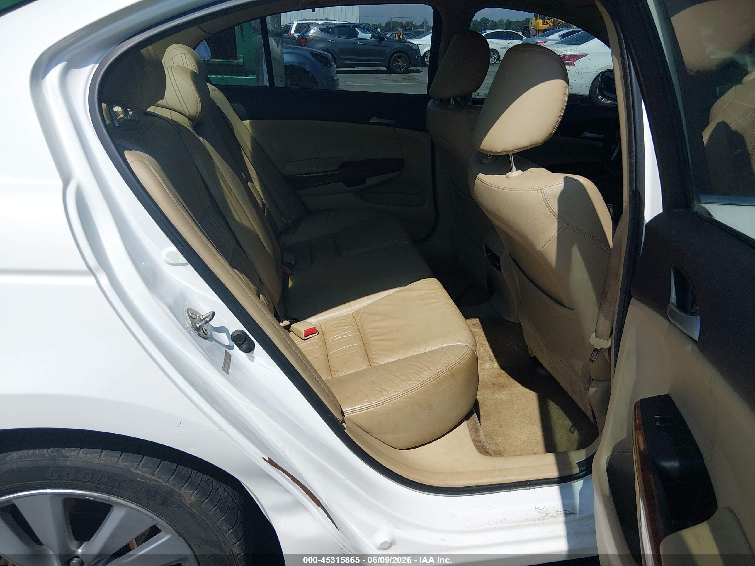 2012 Honda Accord 3.5 Ex-l White vin: 1HGCP3F81CA026565