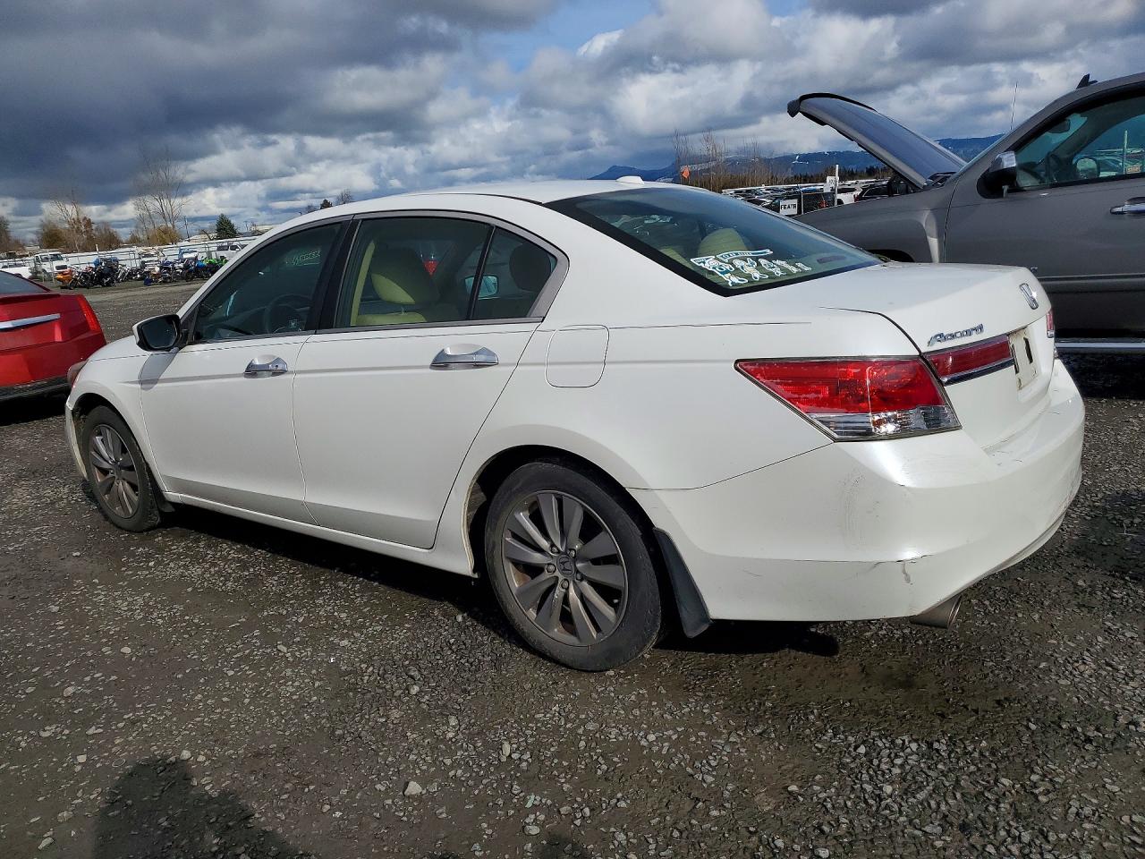 2012 Honda Accord Exl White vin: 1HGCP3F81CA038070