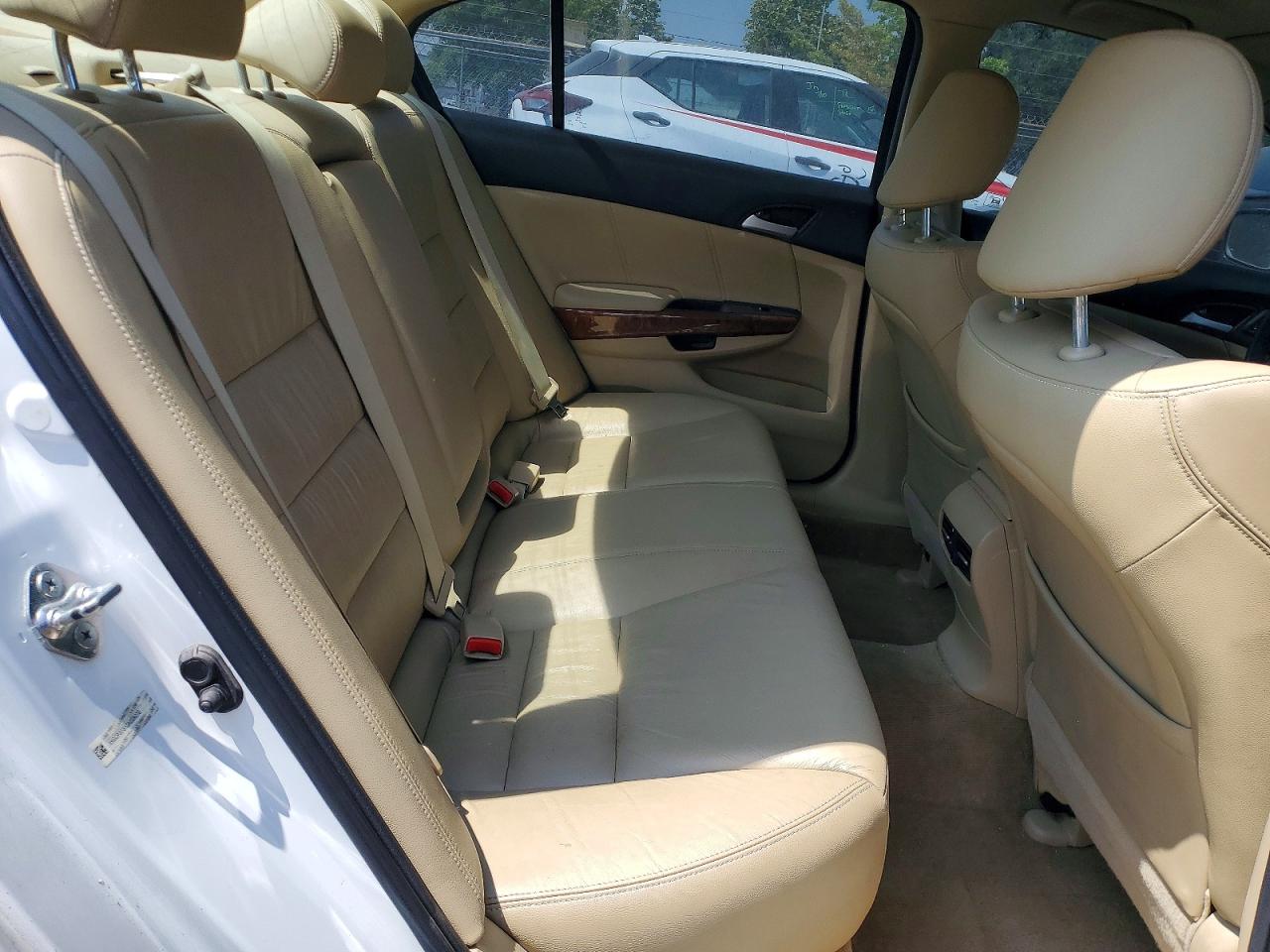 2012 Honda Accord Exl White vin: 1HGCP3F81CA038070