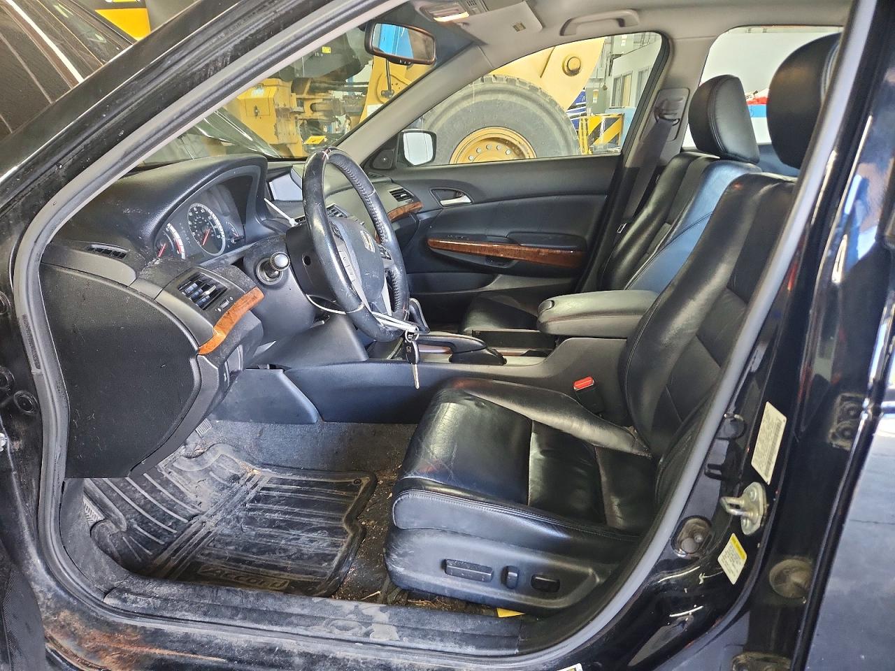 2011 Honda Accord Exl Black vin: 1HGCP3F82BA001401