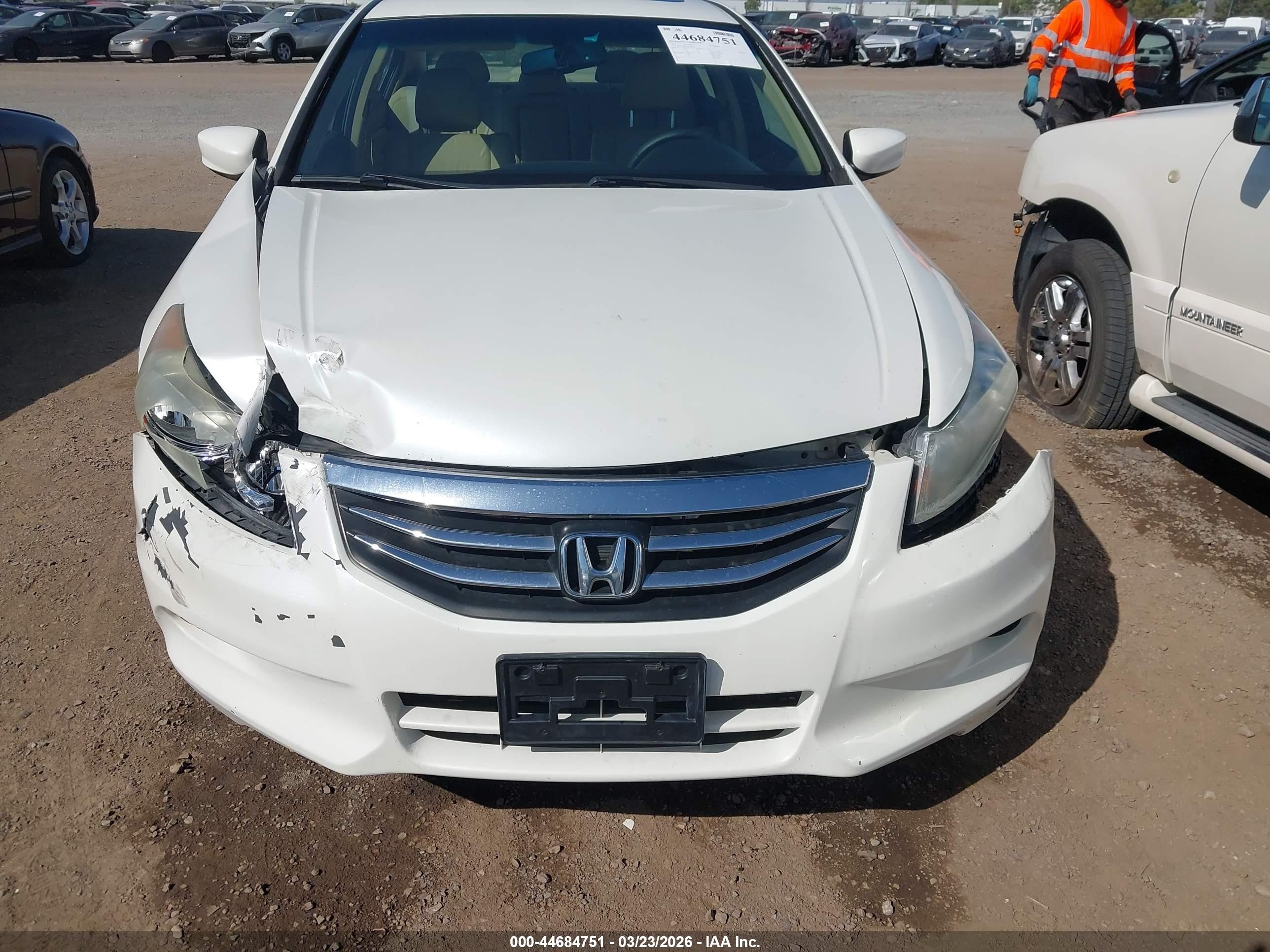 2011 Honda Accord 3.5 Ex-l White vin: 1HGCP3F82BA006324