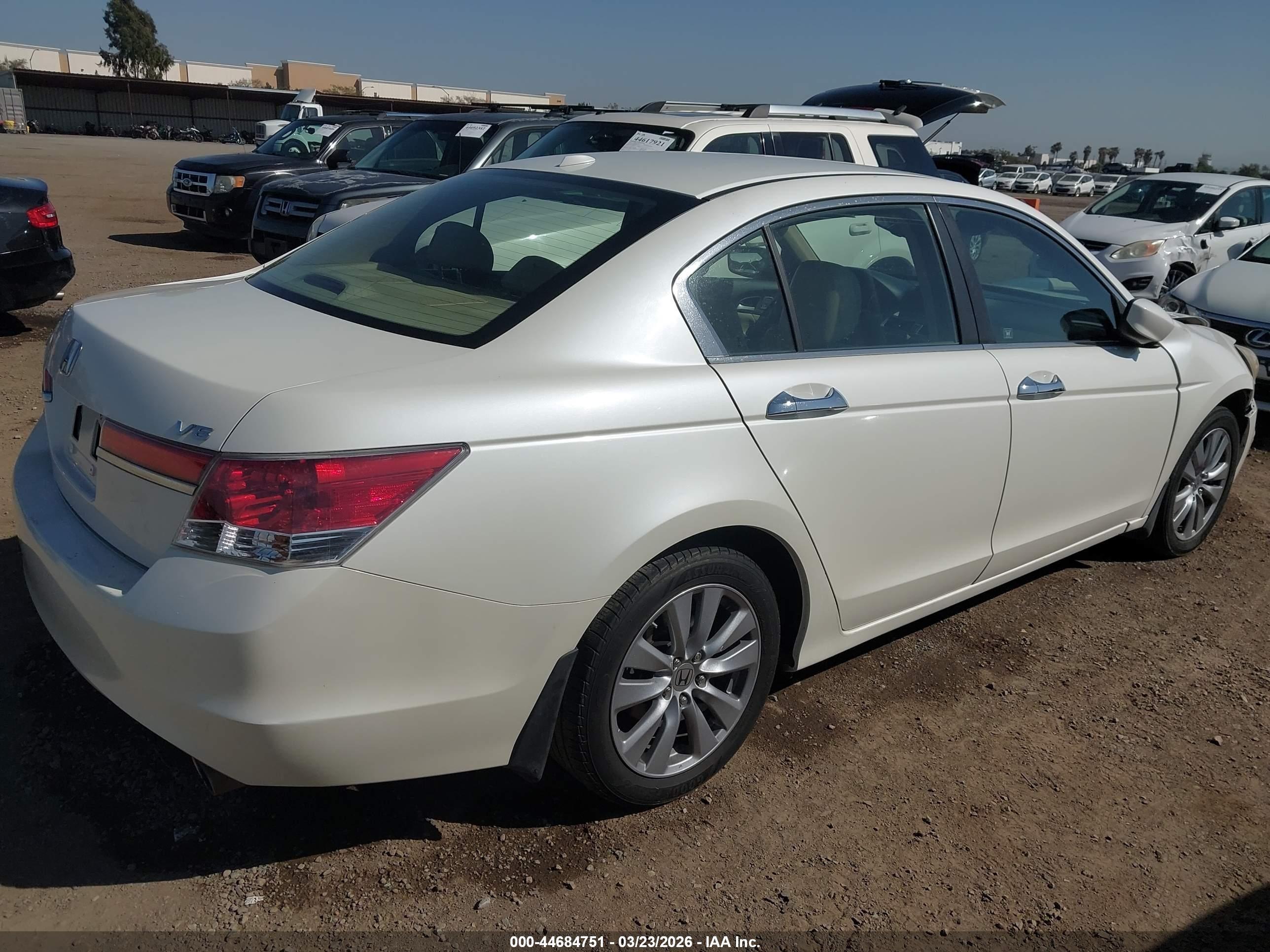 2011 Honda Accord 3.5 Ex-l White vin: 1HGCP3F82BA006324
