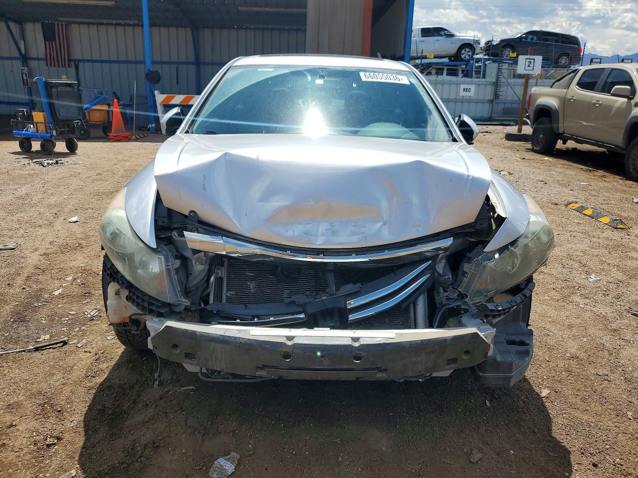 2011 Honda Accord Exl Silver vin: 1HGCP3F82BA009949