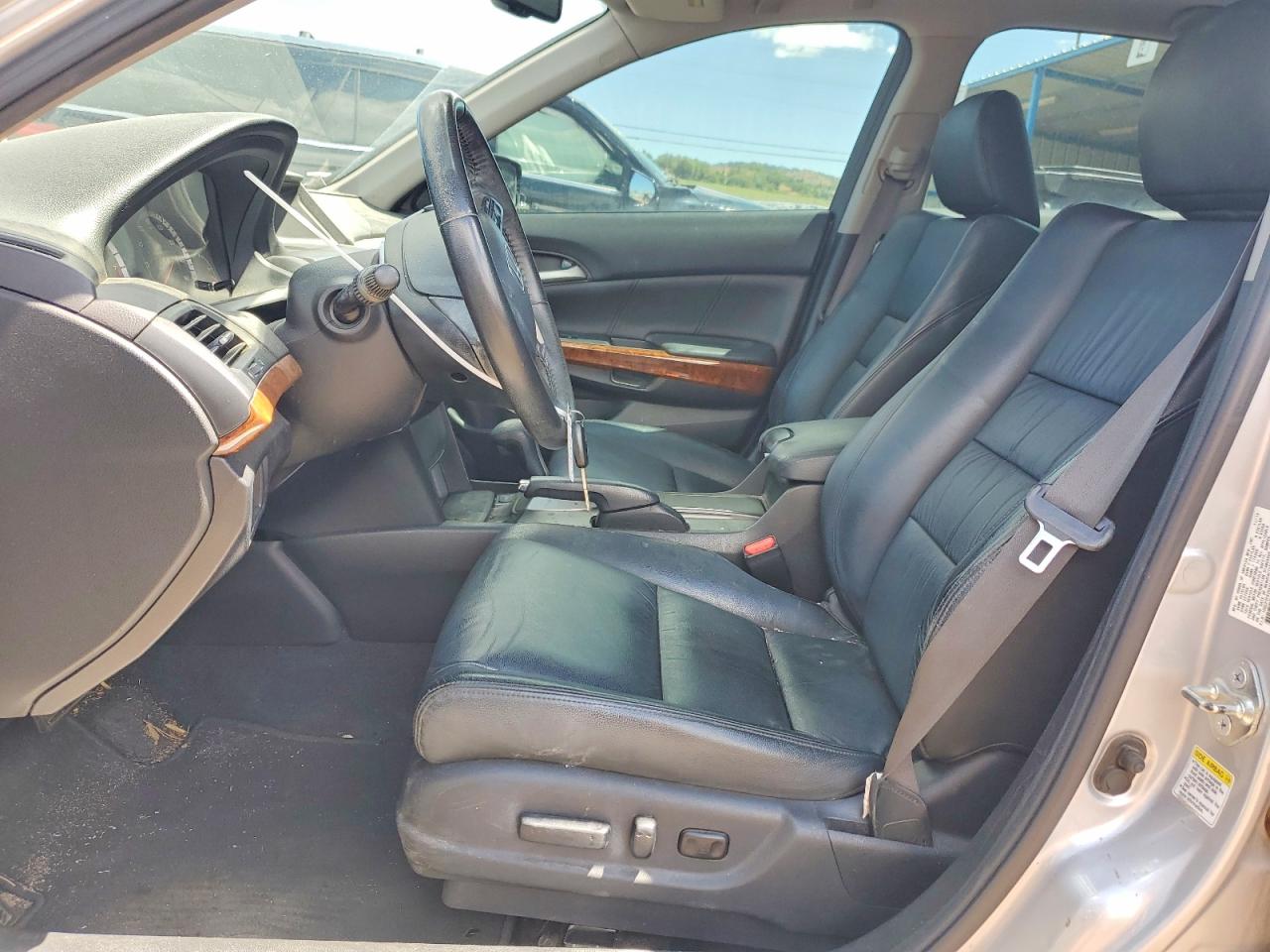 2011 Honda Accord Exl Silver vin: 1HGCP3F82BA009949