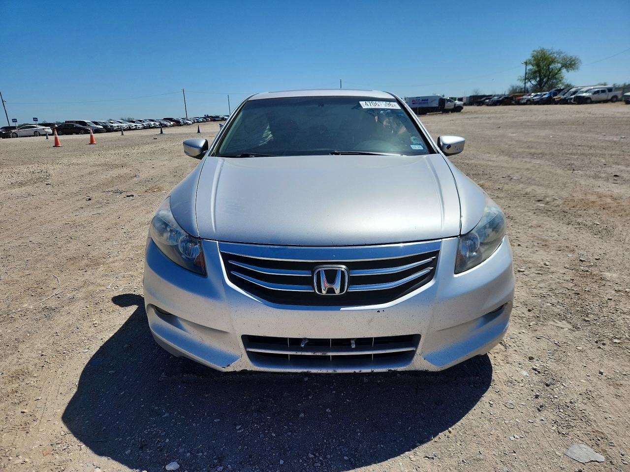 2011 Honda Accord Silver vin: 1HGCP3F82BA030042