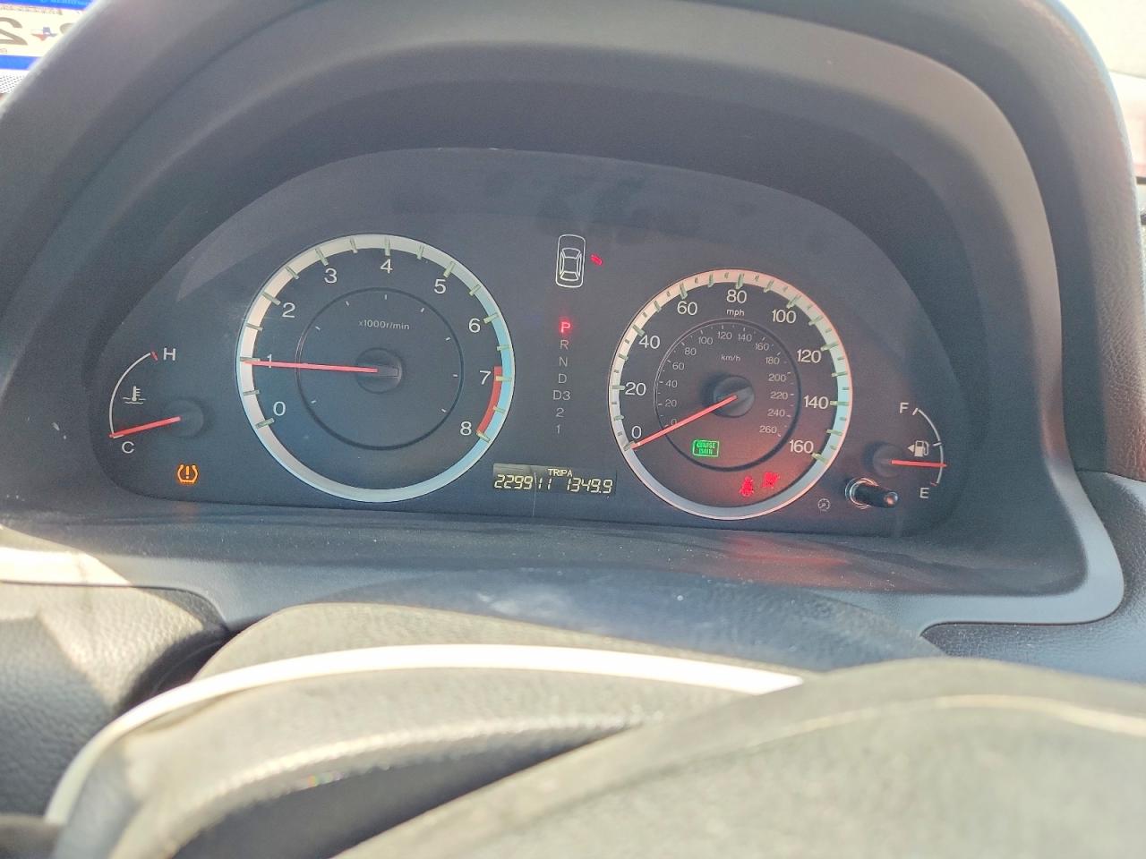 2011 Honda Accord Silver vin: 1HGCP3F82BA030042