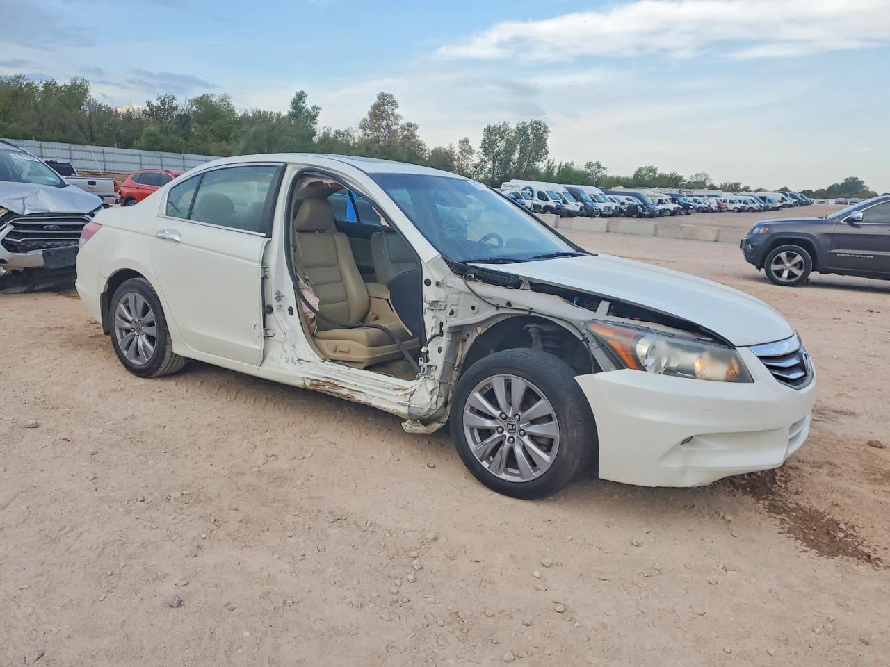 2011 Honda Accord Exl White vin: 1HGCP3F83BA004016