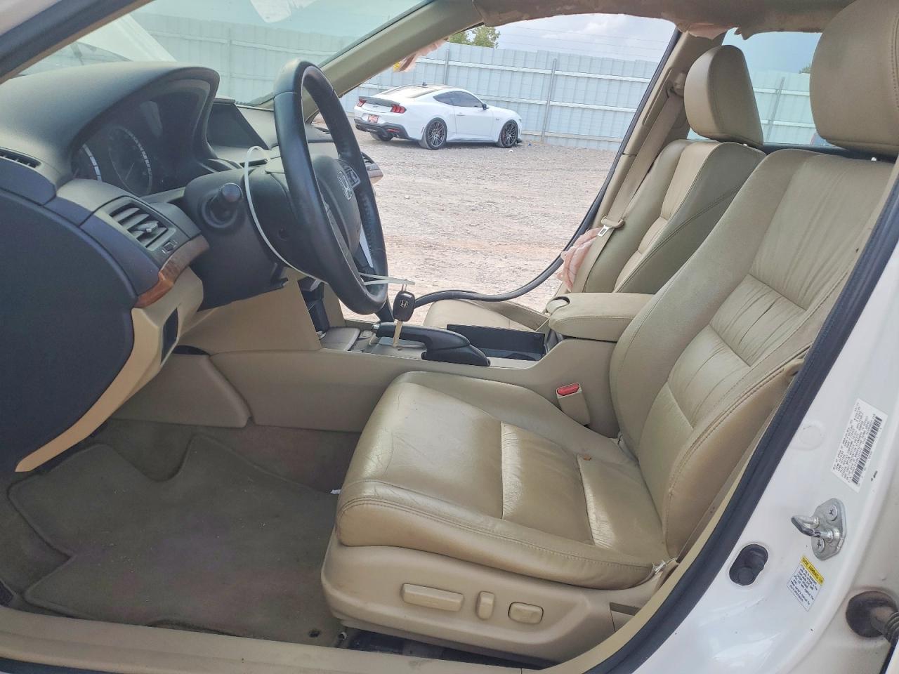 2011 Honda Accord Exl White vin: 1HGCP3F83BA004016