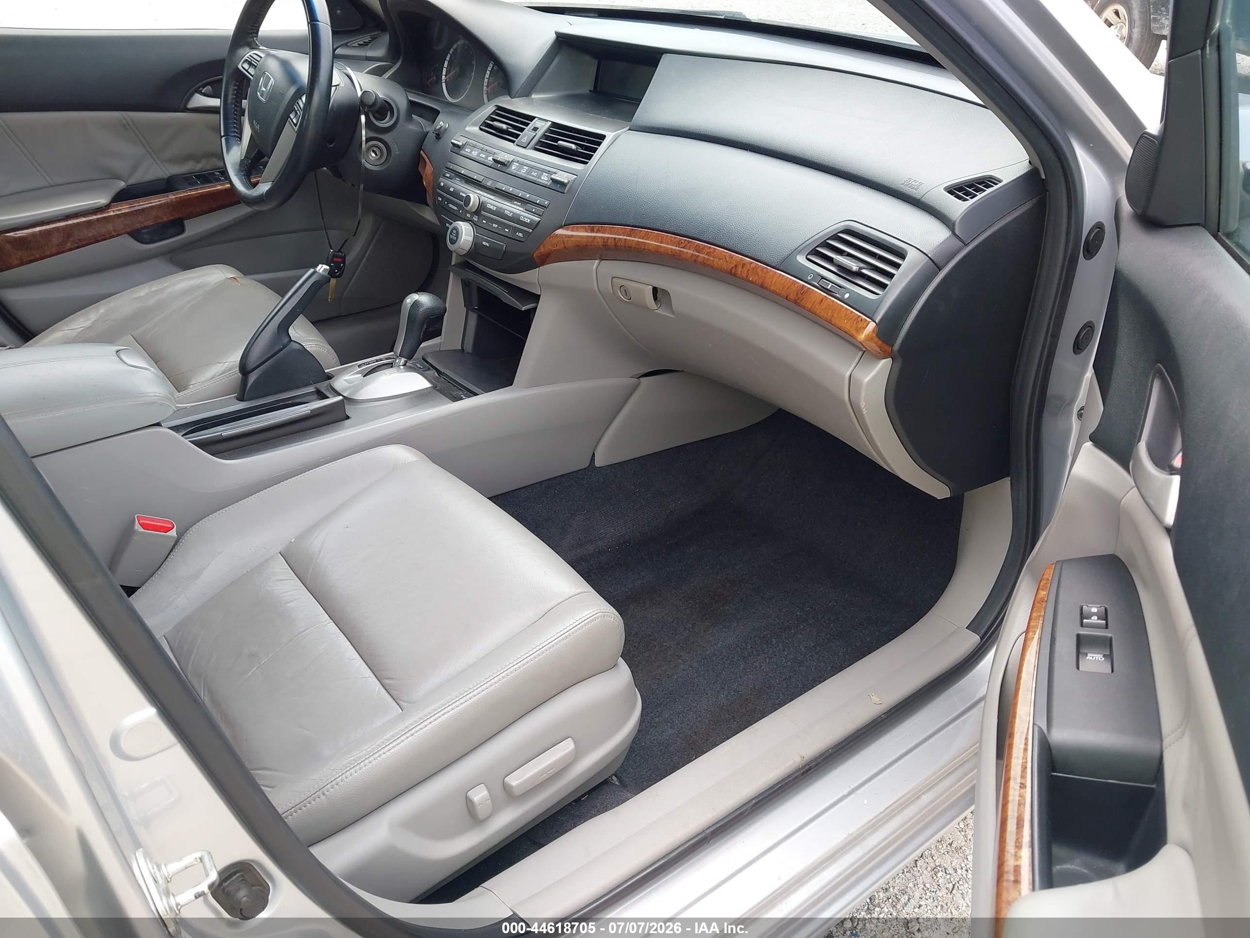 2011 Honda Accord 3.5 Ex-l Silver vin: 1HGCP3F83BA014271