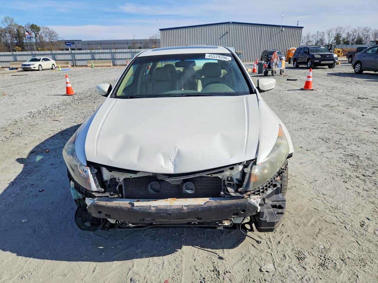 2010 Honda Accord White vin: 1HGCP3F84AA031711