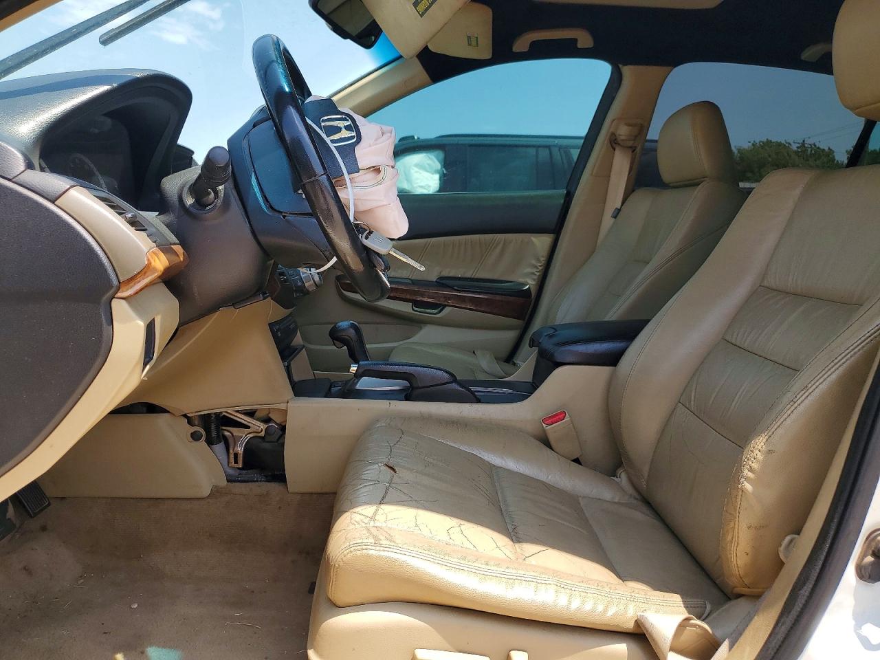 2011 Honda Accord Exl White vin: 1HGCP3F84BA000217