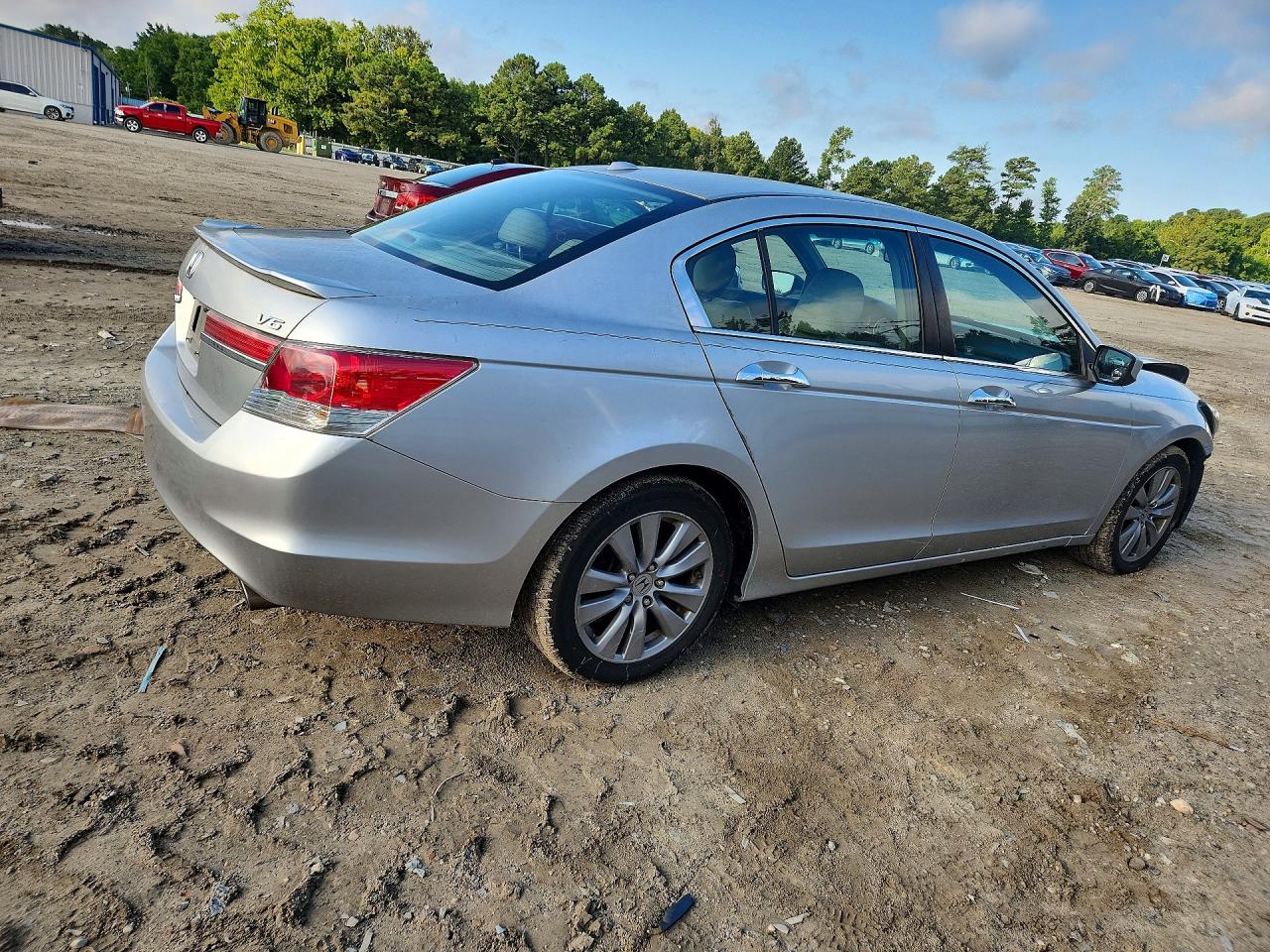2011 Honda Accord Exl Silver vin: 1HGCP3F84BA019821