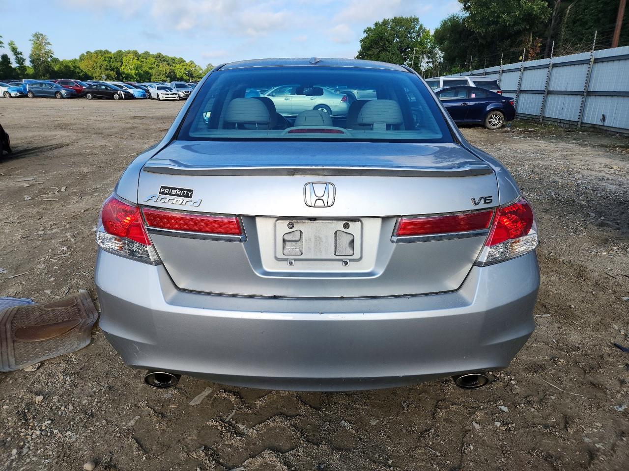 2011 Honda Accord Exl Silver vin: 1HGCP3F84BA019821