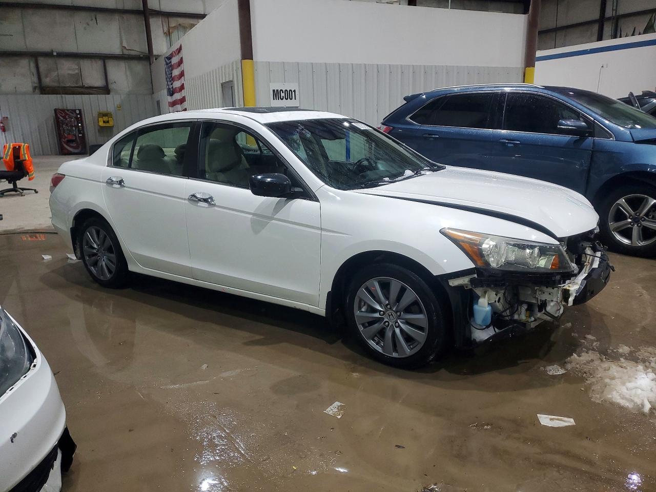 2012 Honda Accord Exl White vin: 1HGCP3F84CA001725