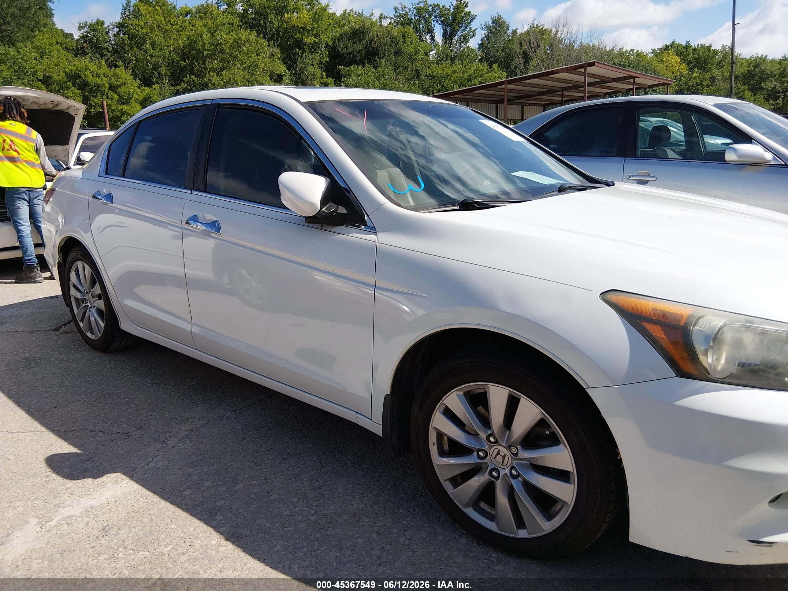 2012 Honda Accord 3.5 Ex-l White vin: 1HGCP3F84CA009744